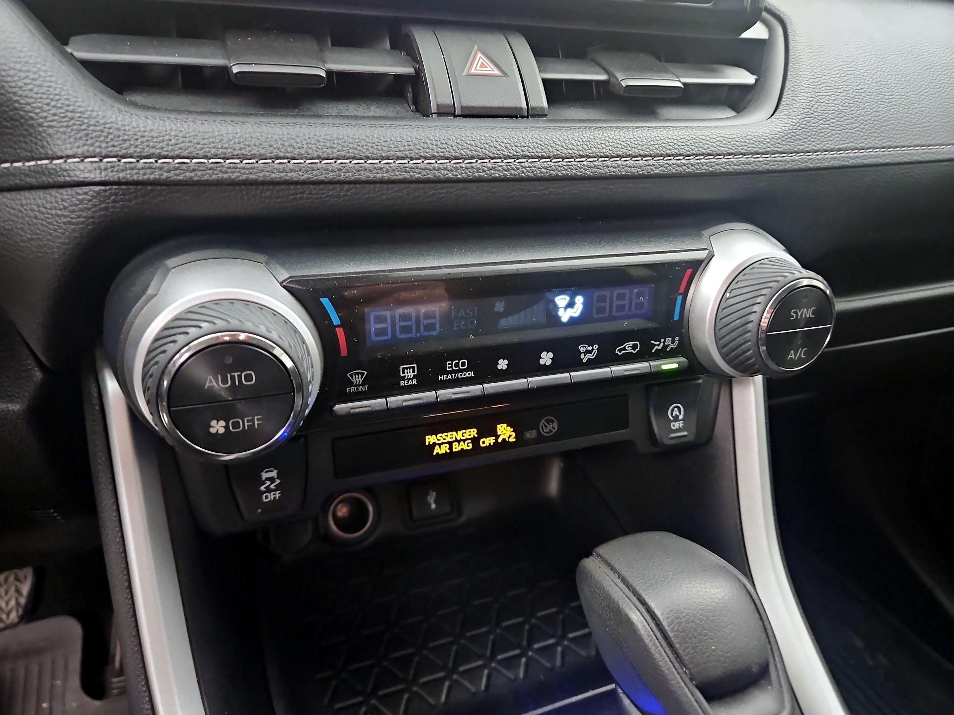 Thumbnail: 2021 Toyota RAV4 - 16