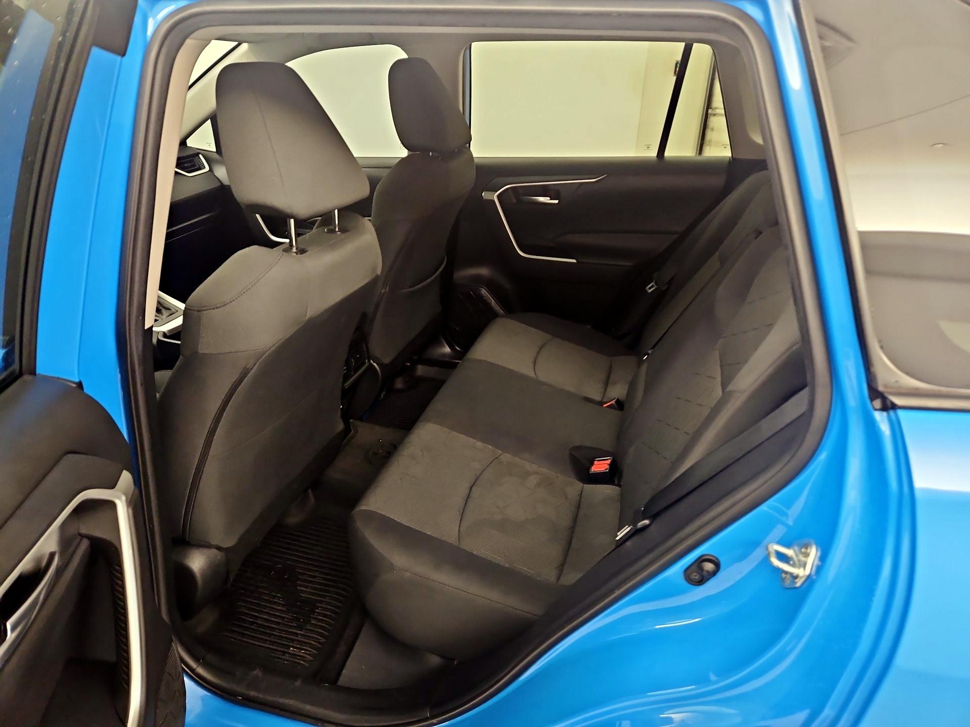 Thumbnail: 2021 Toyota RAV4 - 19