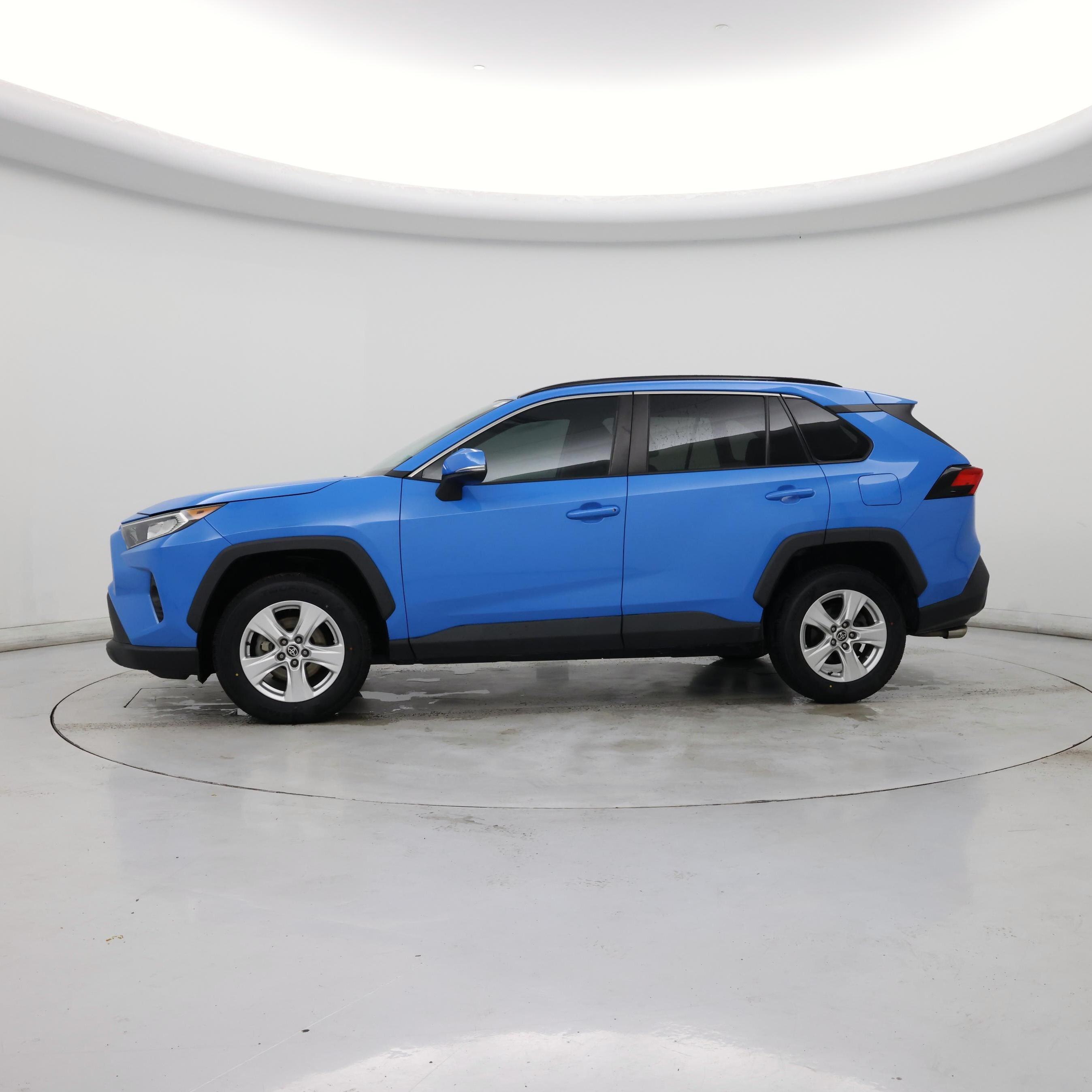 Thumbnail: 2021 Toyota RAV4 - 3