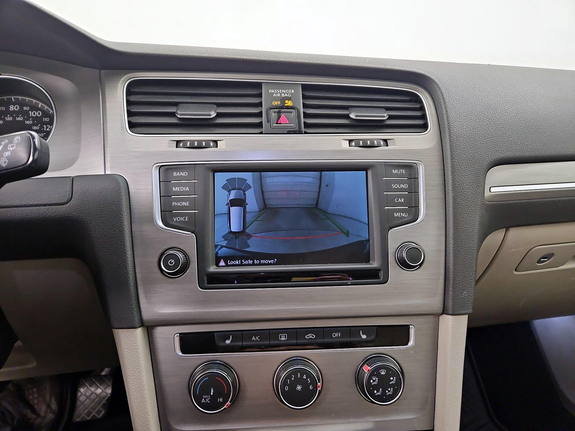 Thumbnail: 2016 Volkswagen Golf - 14