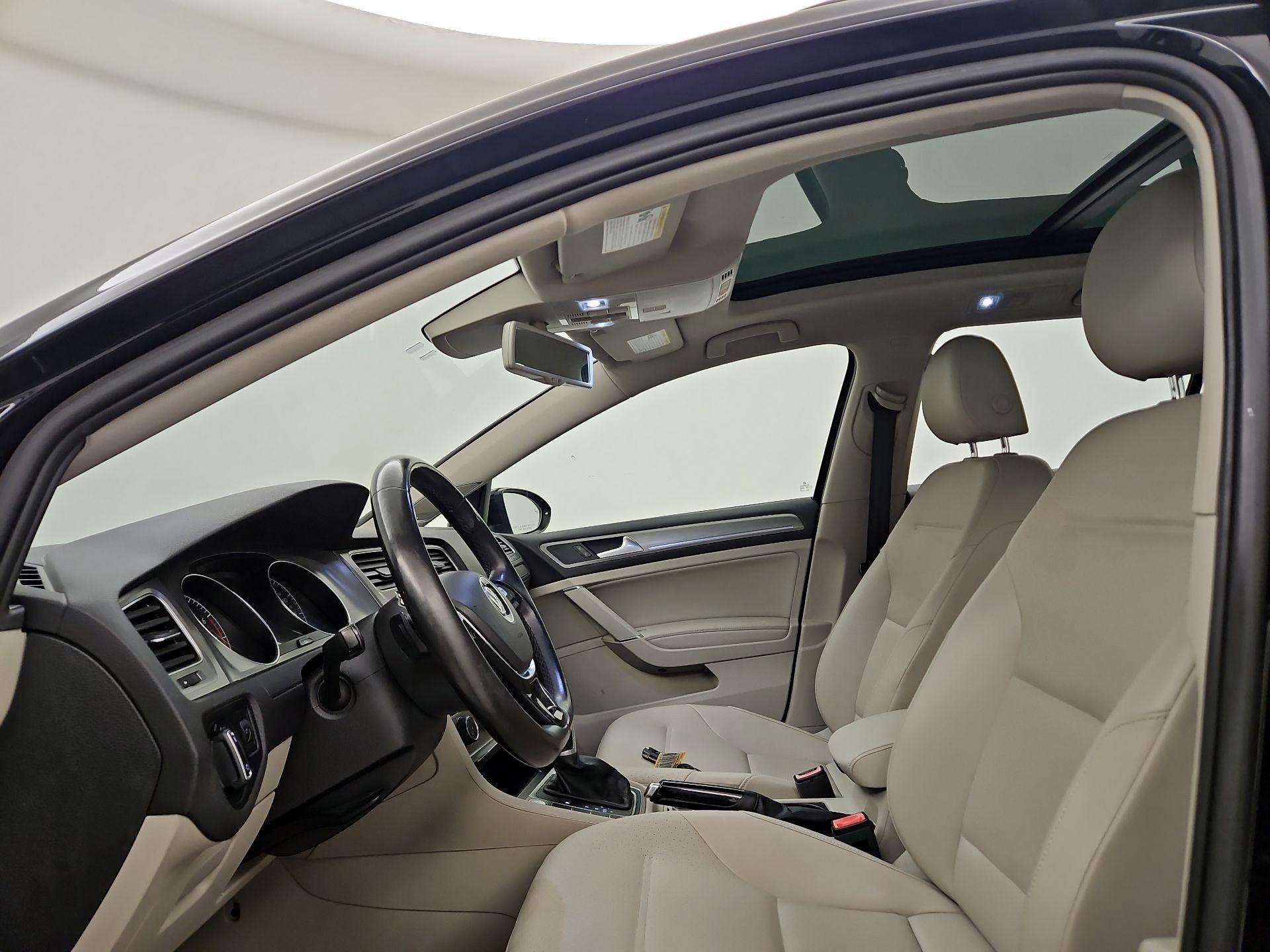 Thumbnail: 2016 Volkswagen Golf - 19