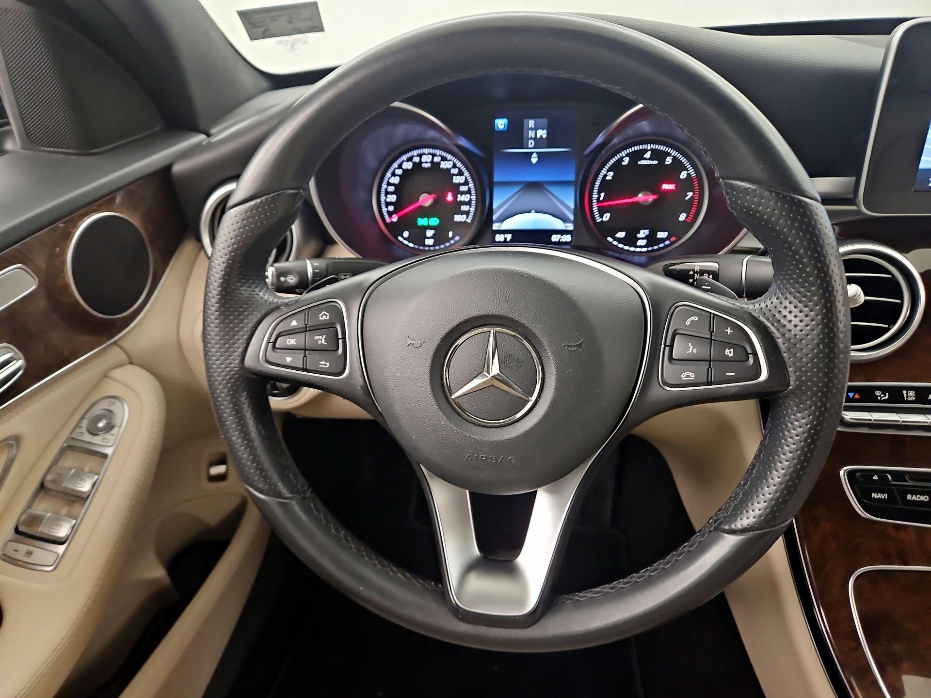 Thumbnail: 2016 Mercedes-Benz C-Class - 10