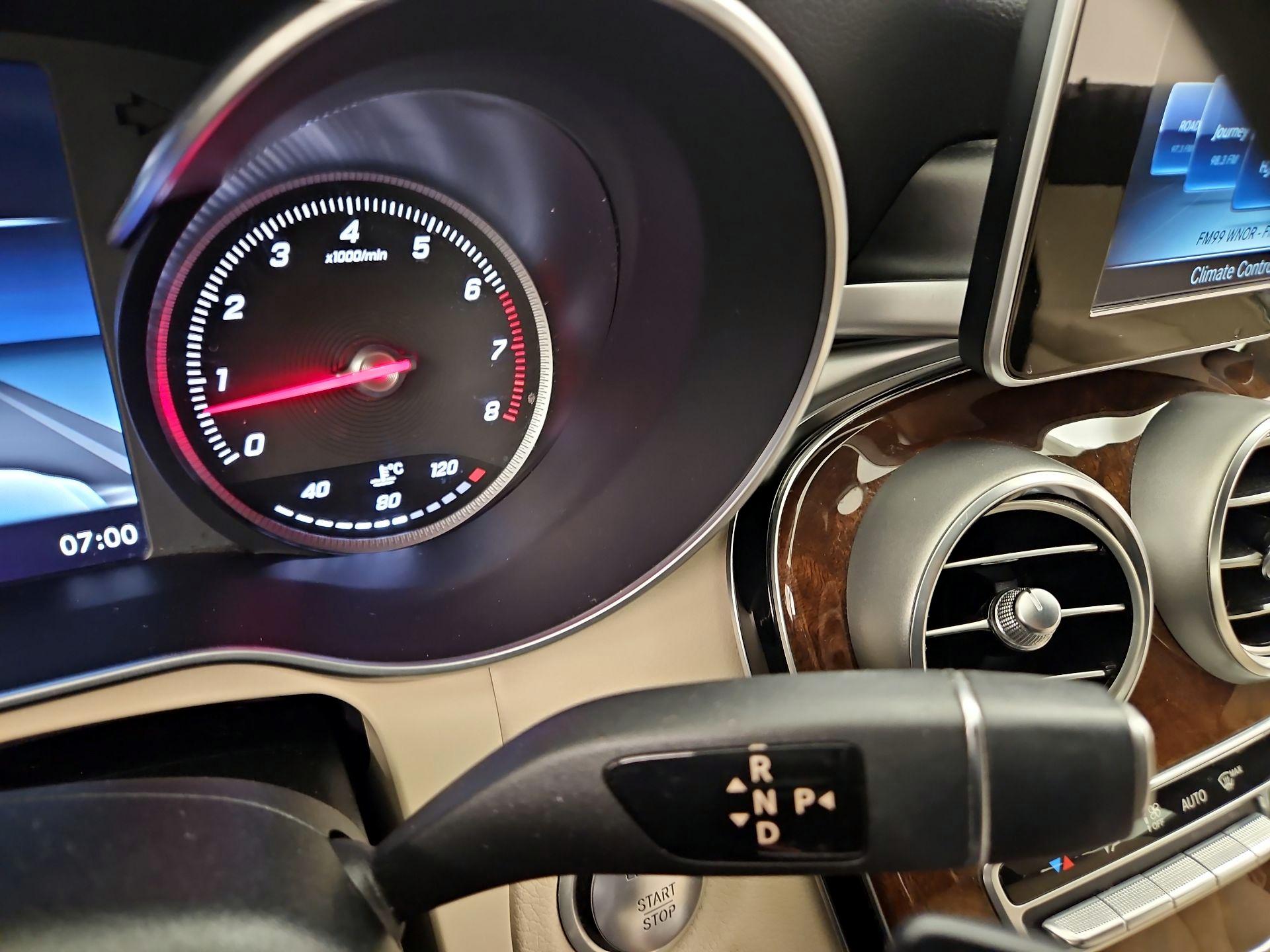 Thumbnail: 2016 Mercedes-Benz C-Class - 18