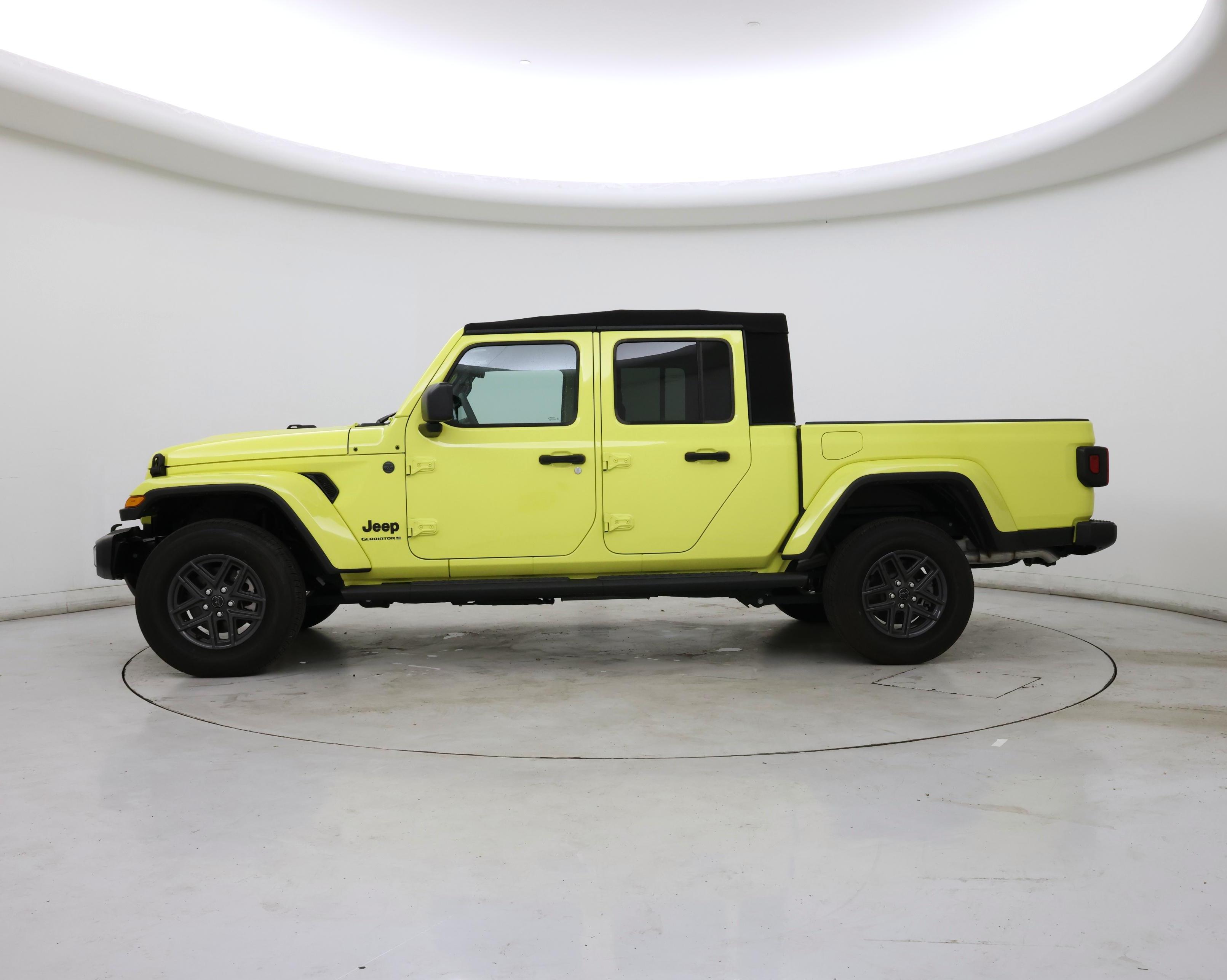 Thumbnail: 2024 Jeep Gladiator - 3