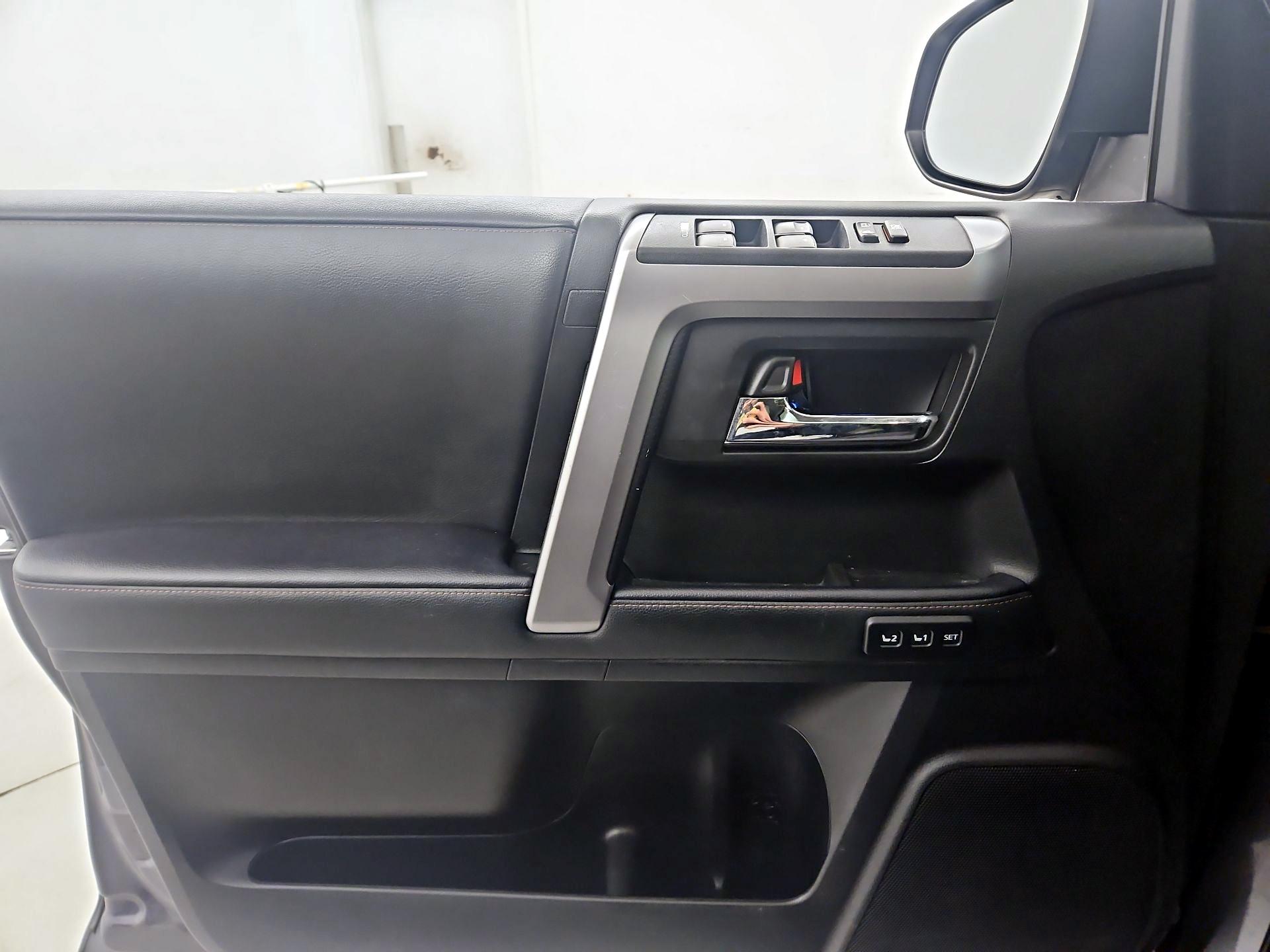 Thumbnail: 2021 Toyota 4Runner - 12