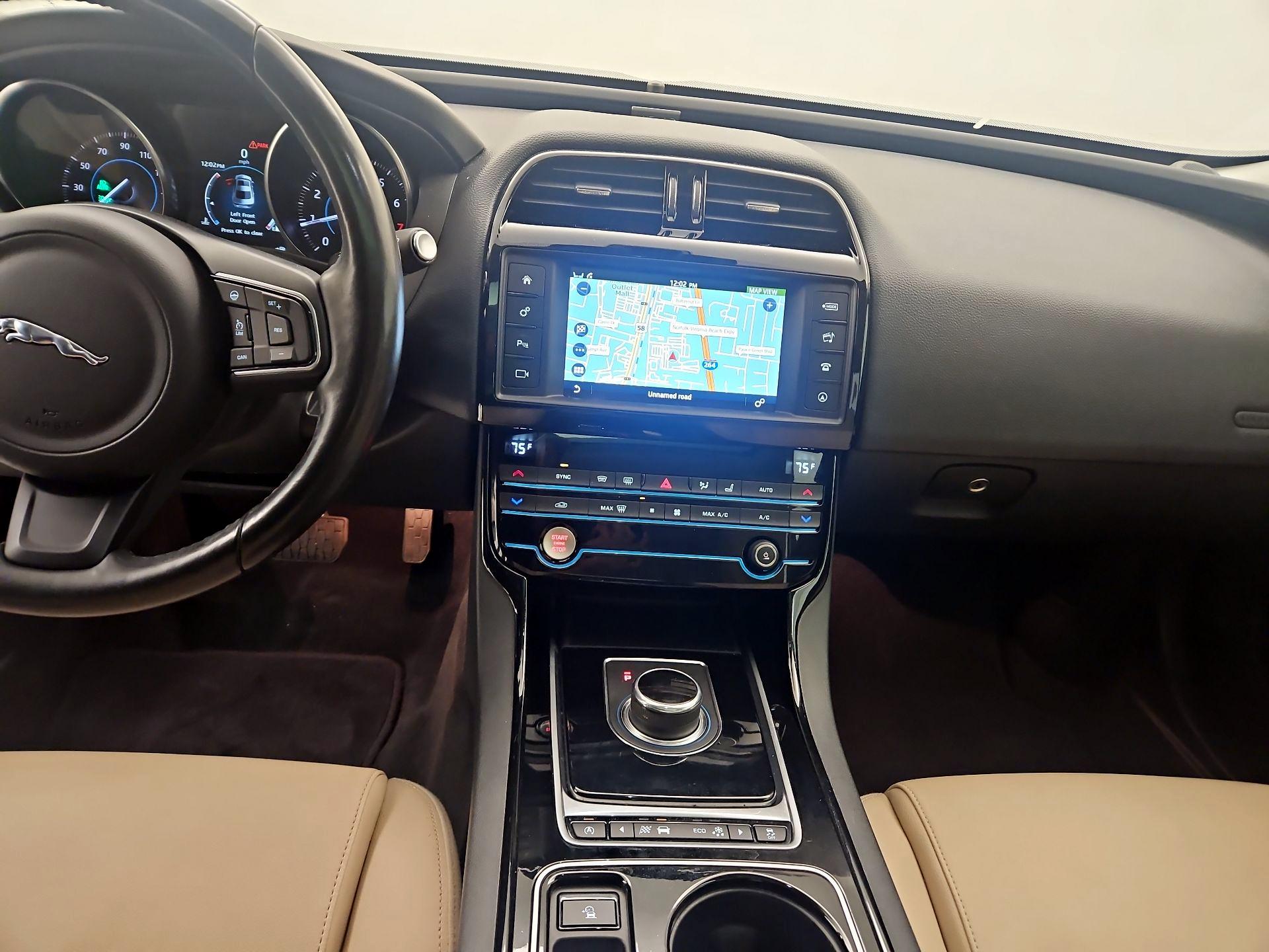 Thumbnail: 2017 Jaguar XE - 9