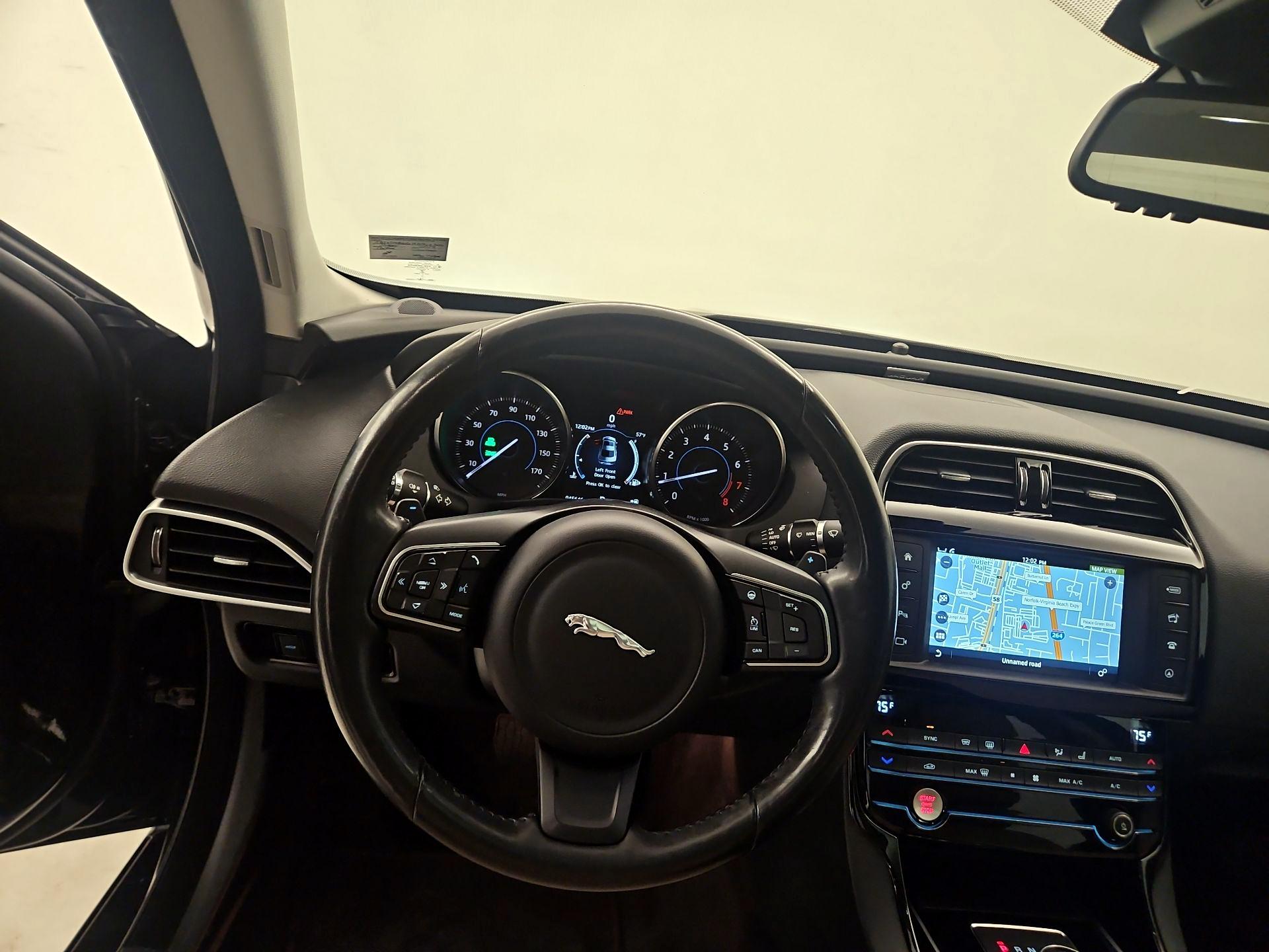 Thumbnail: 2017 Jaguar XE - 10