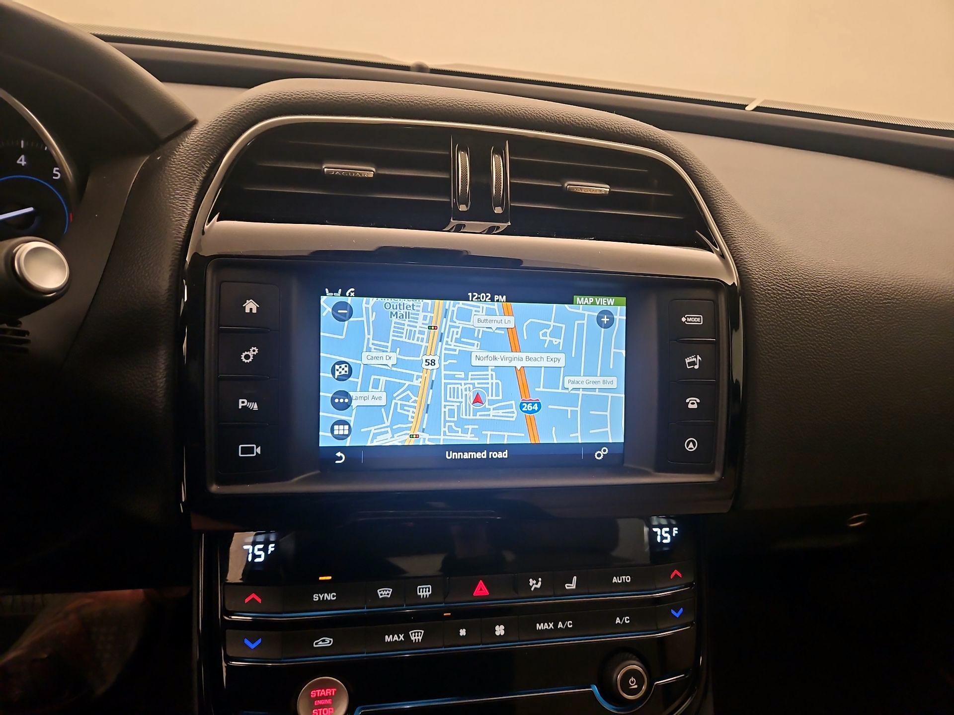 Thumbnail: 2017 Jaguar XE - 14