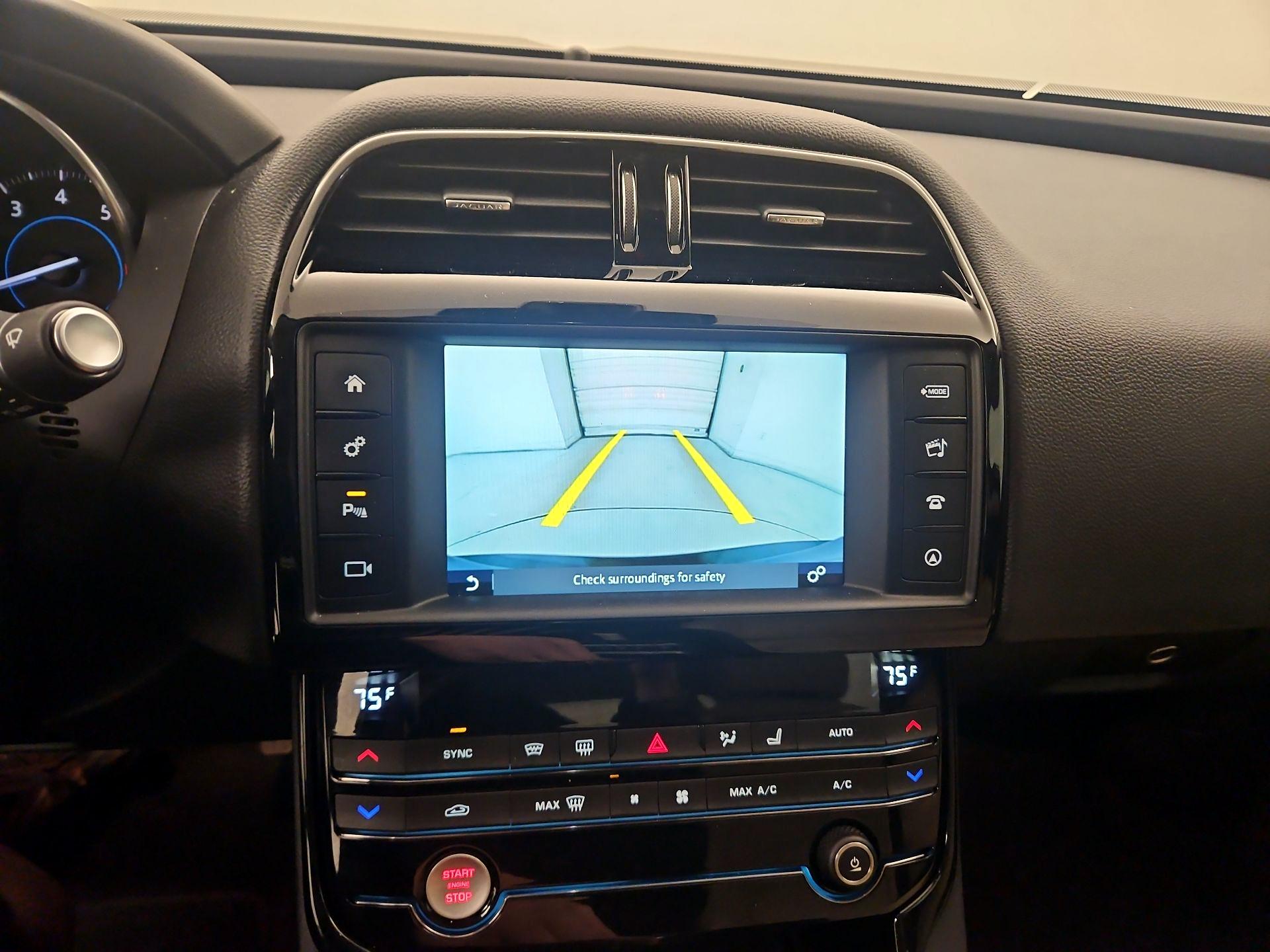 Thumbnail: 2017 Jaguar XE - 15