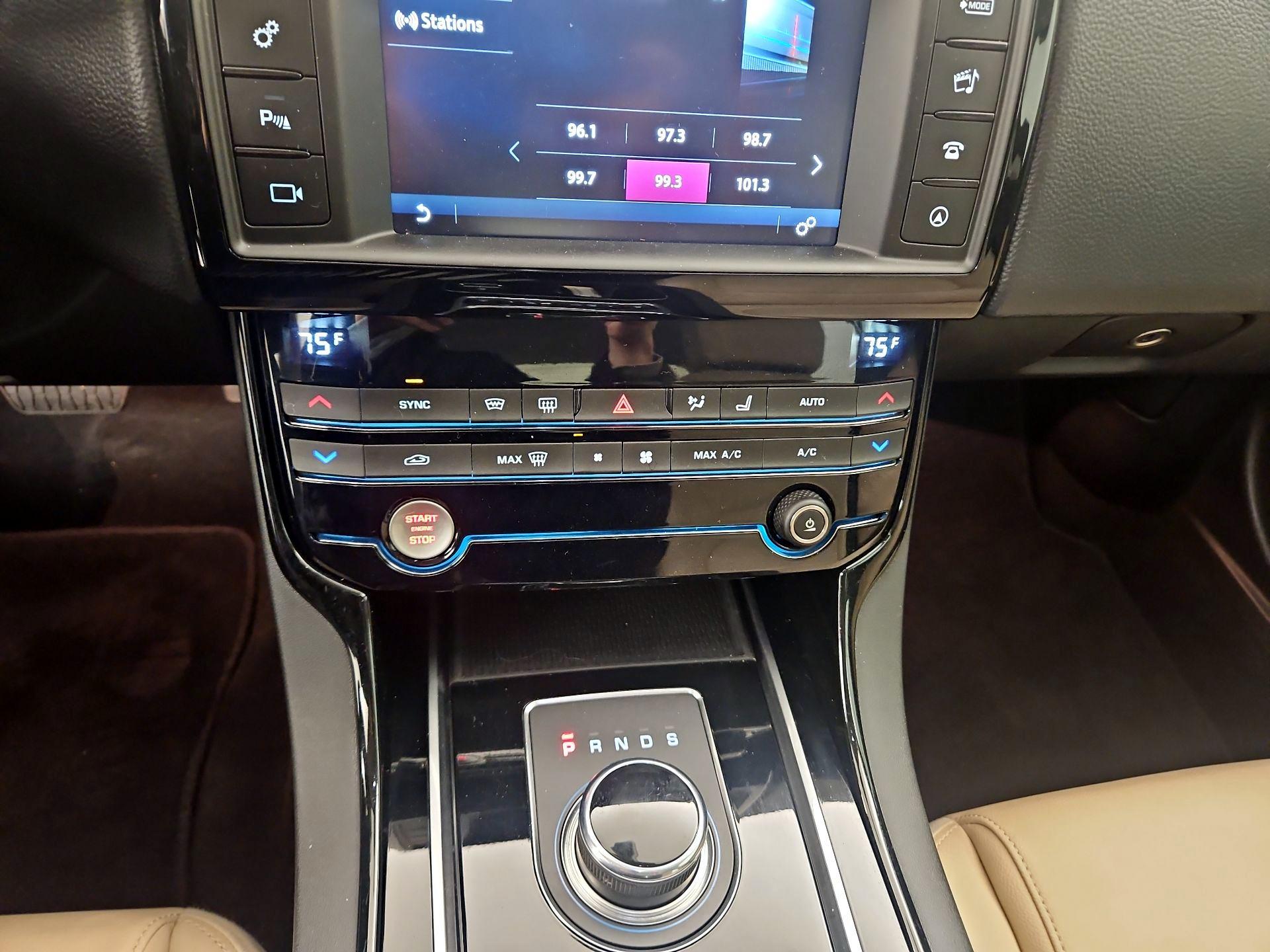 Thumbnail: 2017 Jaguar XE - 17