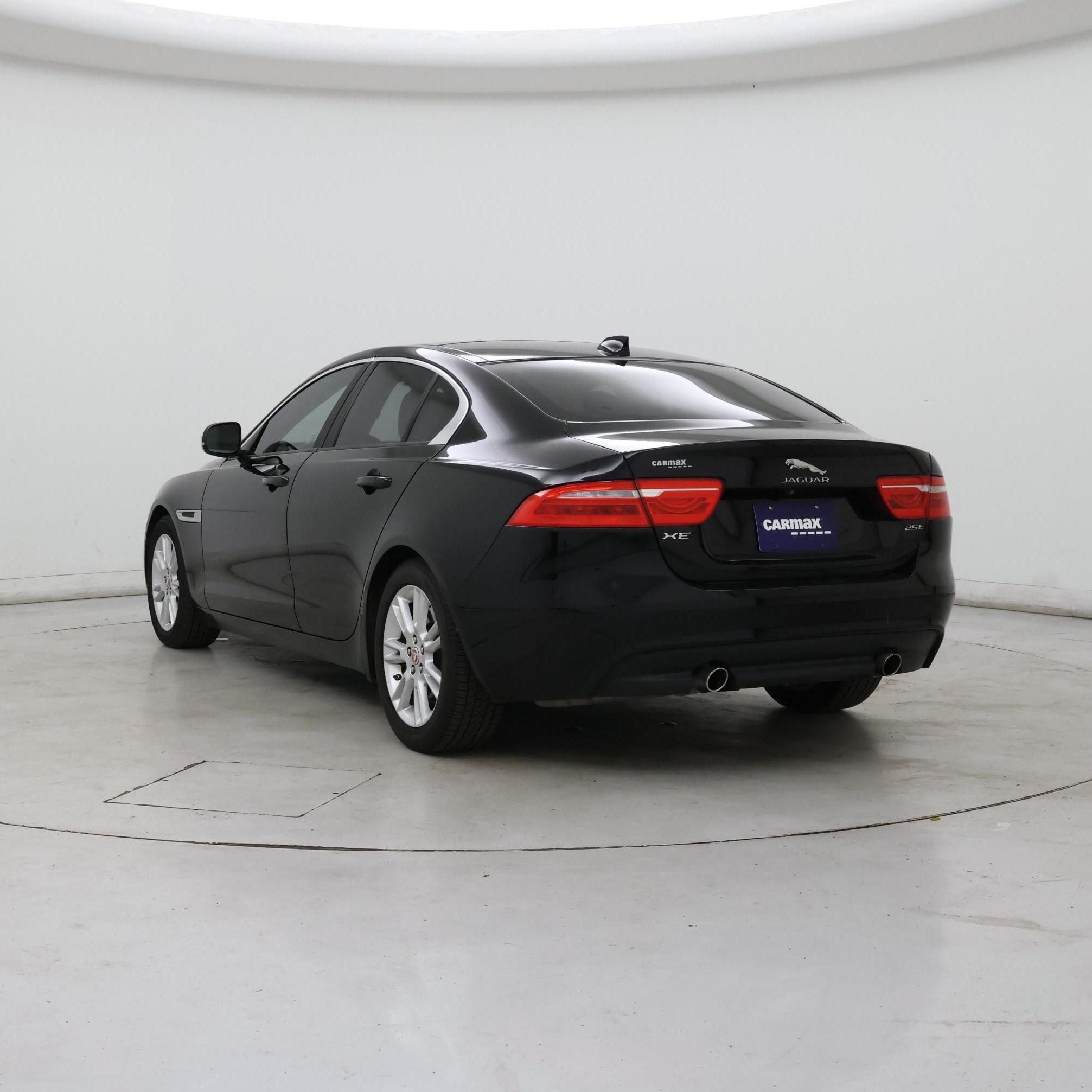 Thumbnail: 2017 Jaguar XE - 2