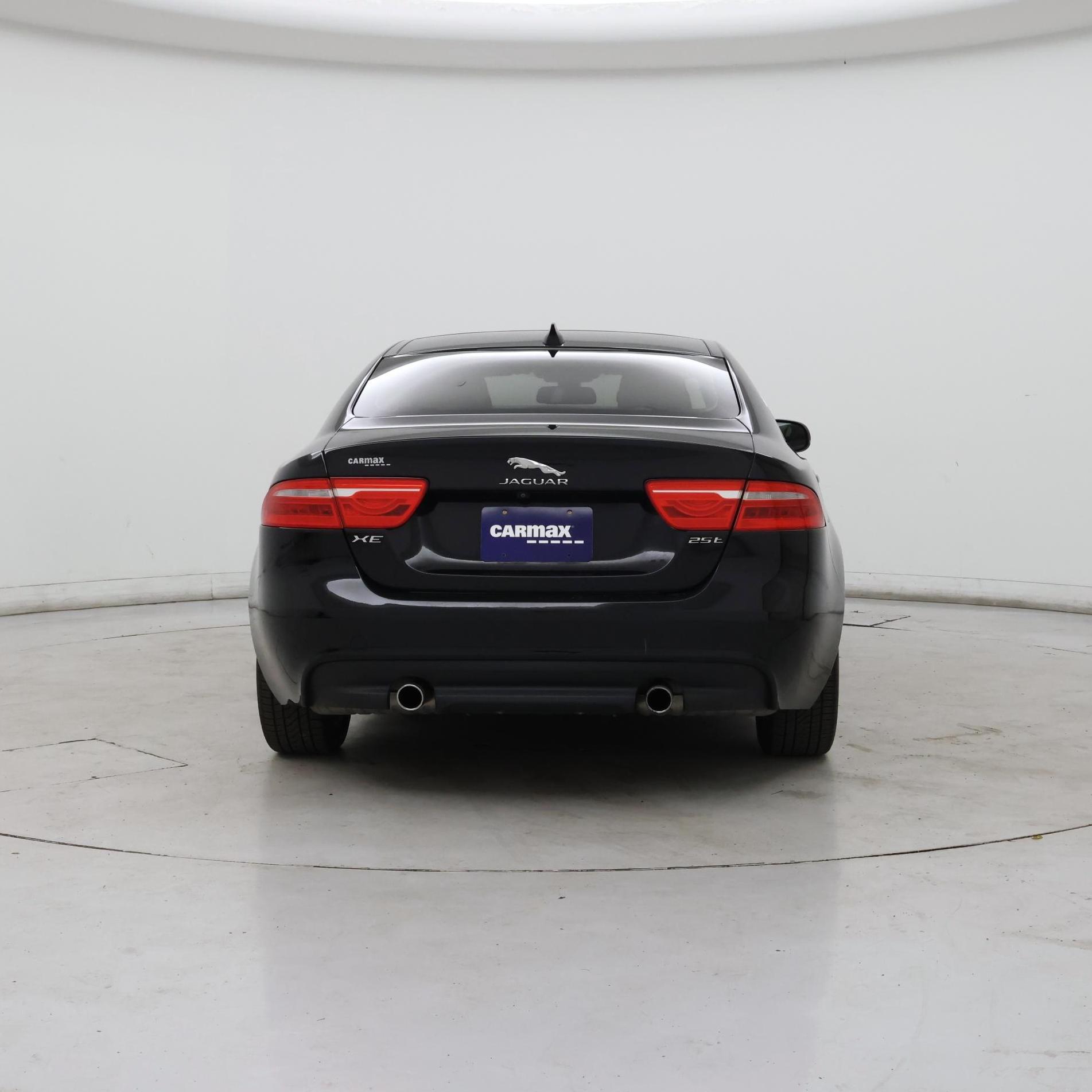 Thumbnail: 2017 Jaguar XE - 6