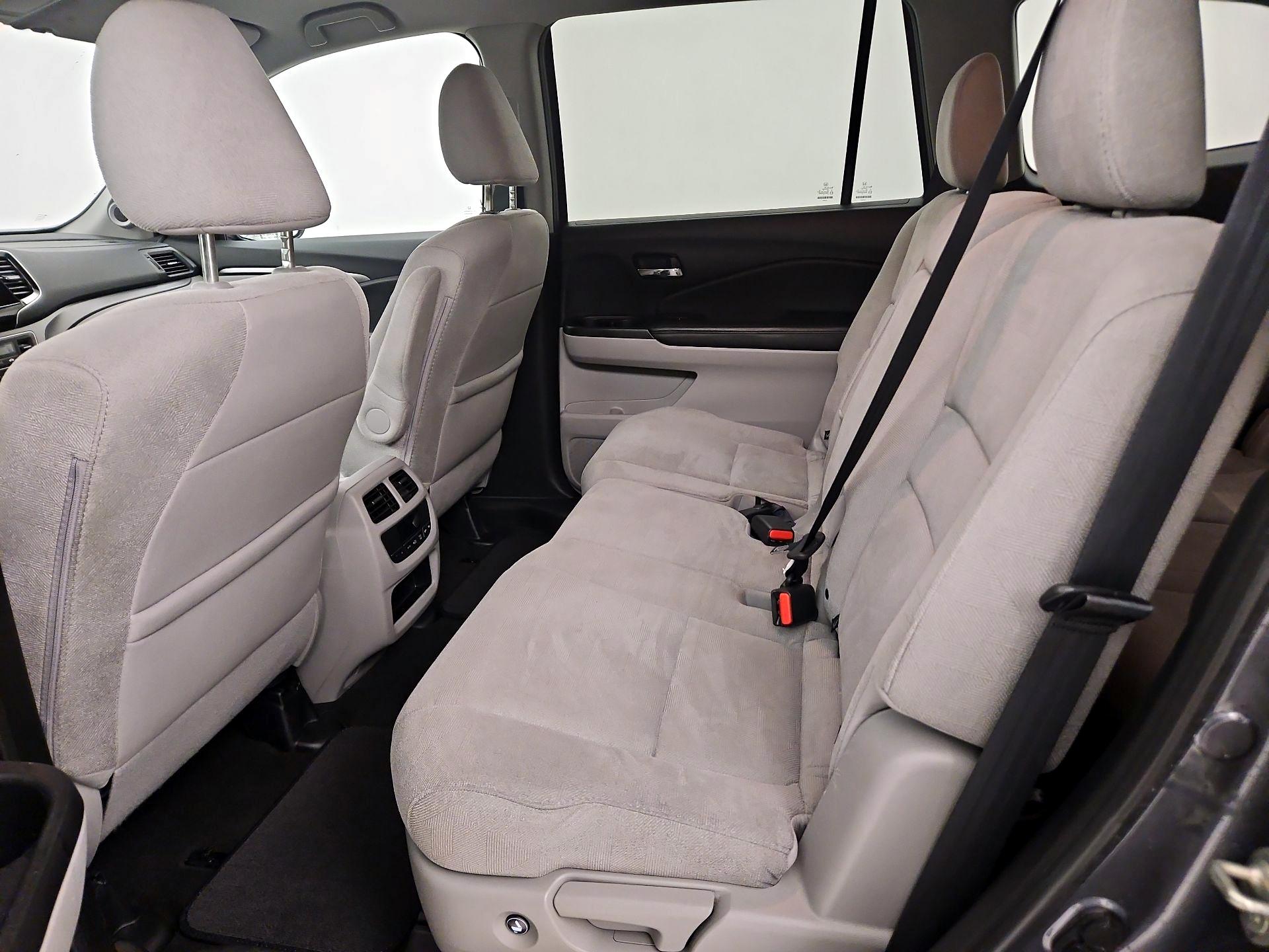 Thumbnail: 2019 Honda Pilot - 19