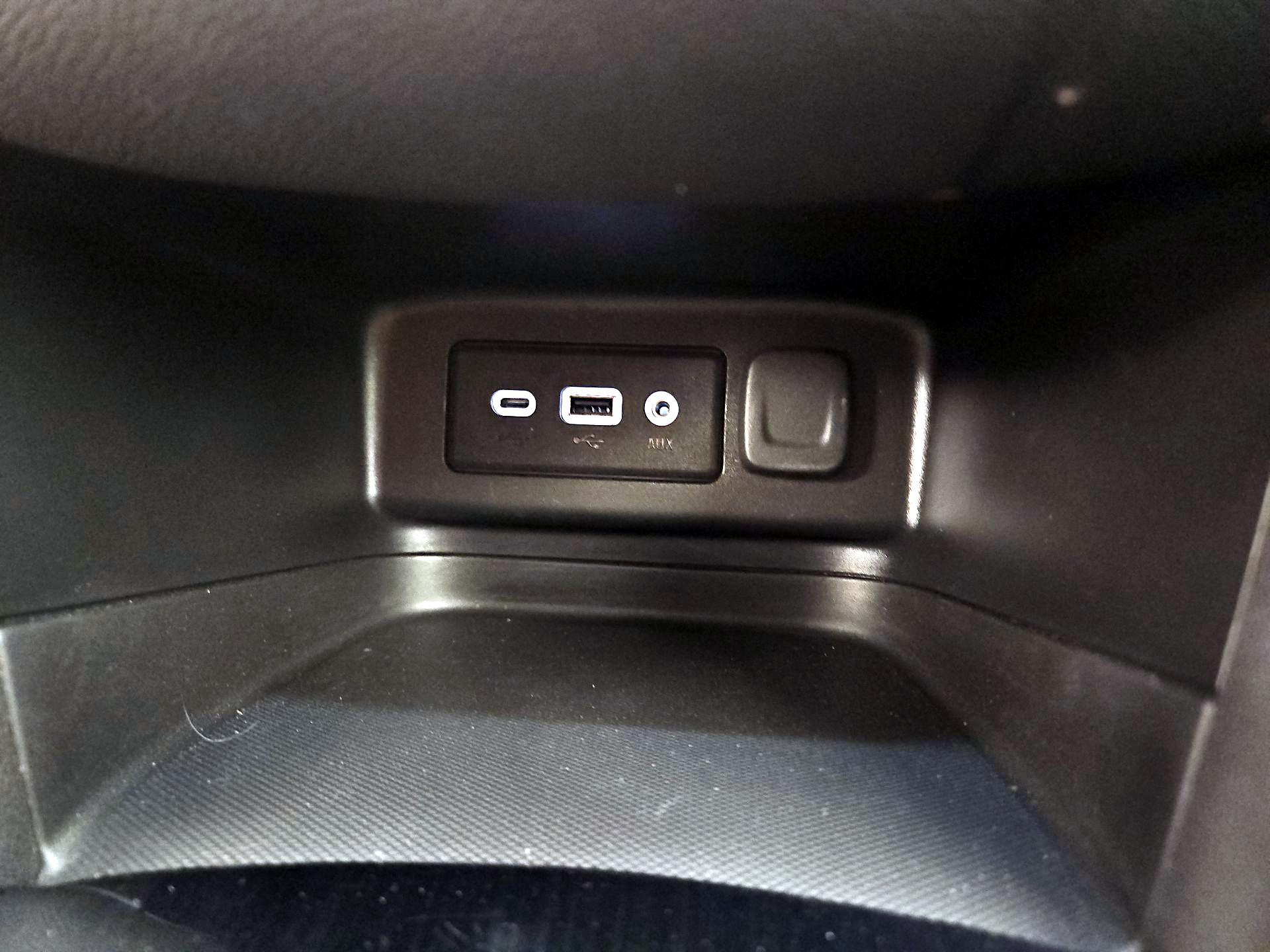 Thumbnail: 2021 Chevrolet Equinox - 18