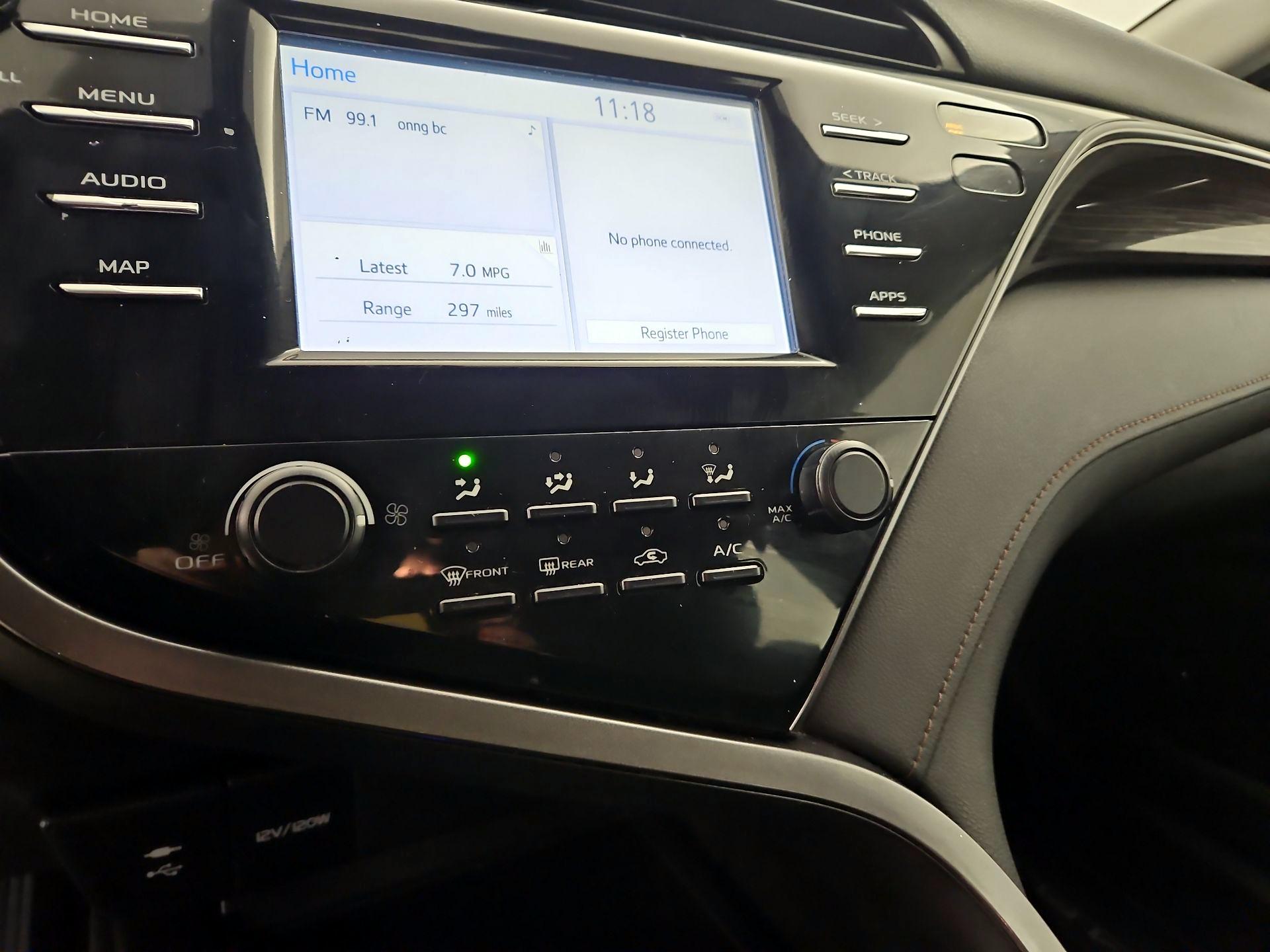 Thumbnail: 2019 Toyota Camry - 16