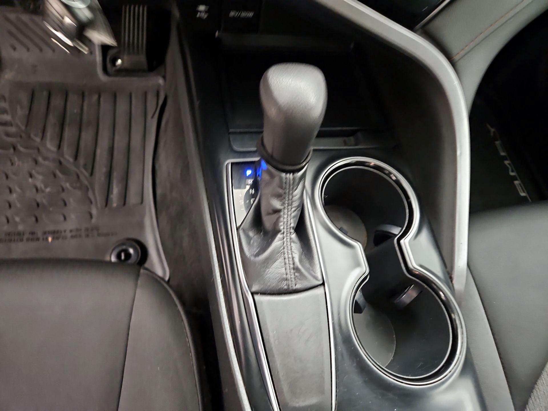 Thumbnail: 2019 Toyota Camry - 17