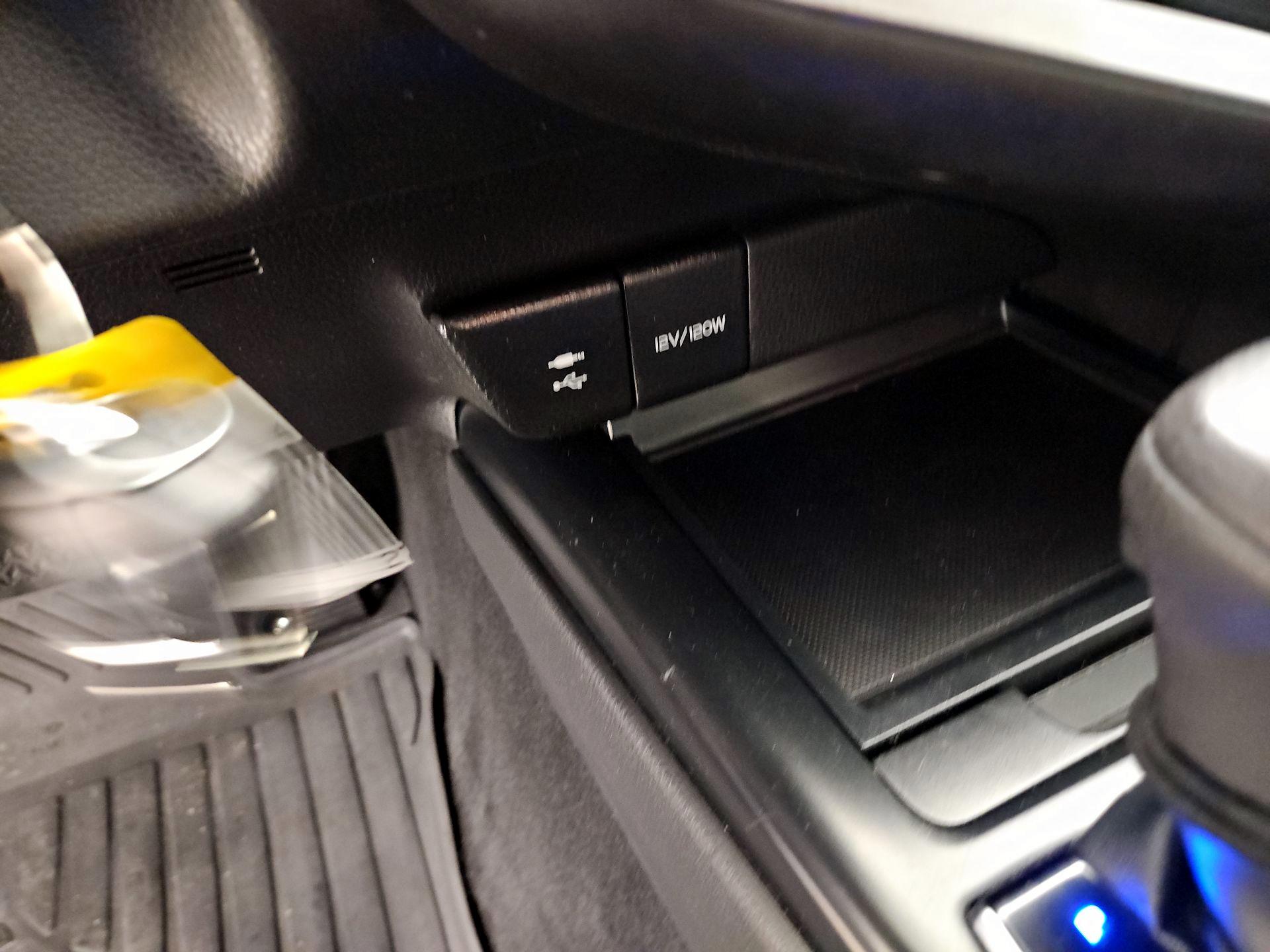 Thumbnail: 2019 Toyota Camry - 18