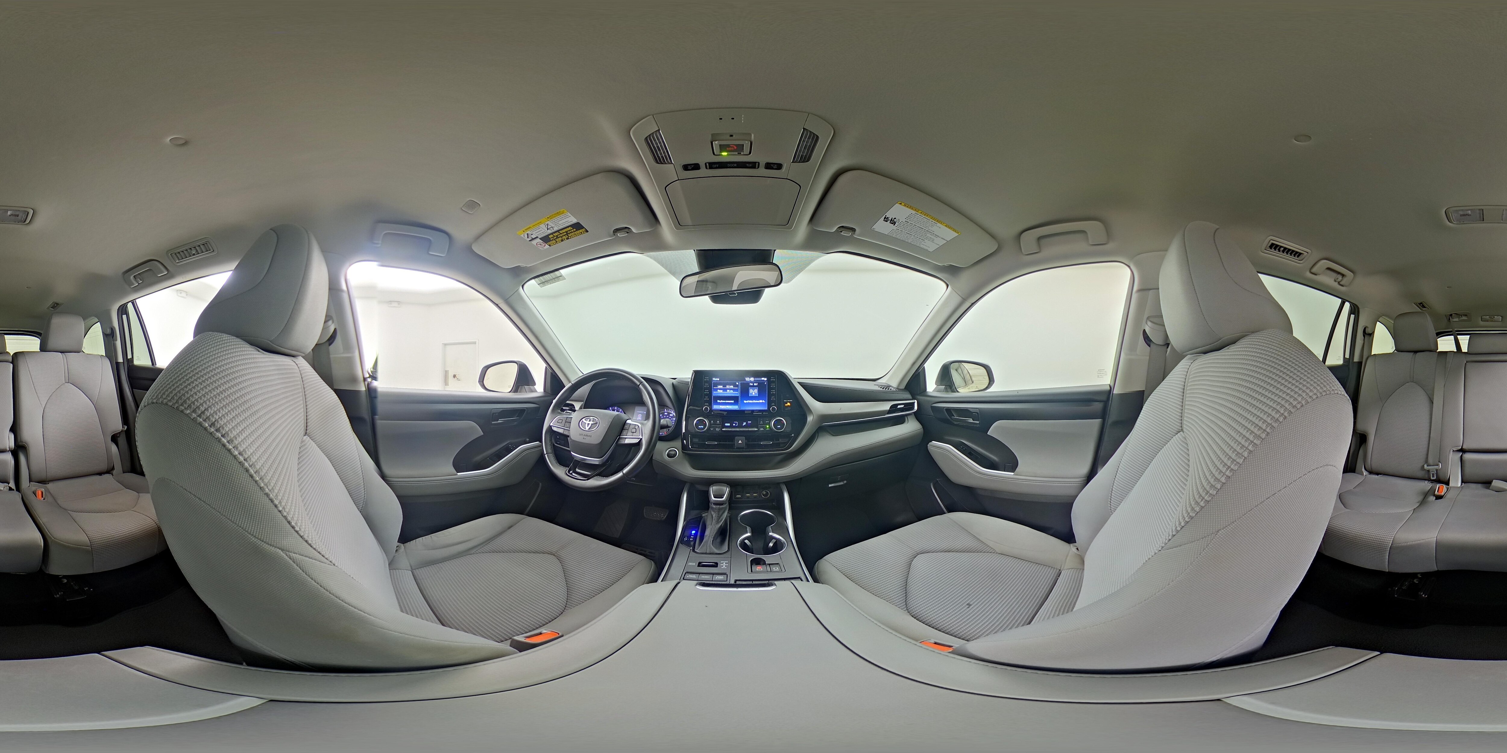 2021 Toyota Highlander LE - Photo 24