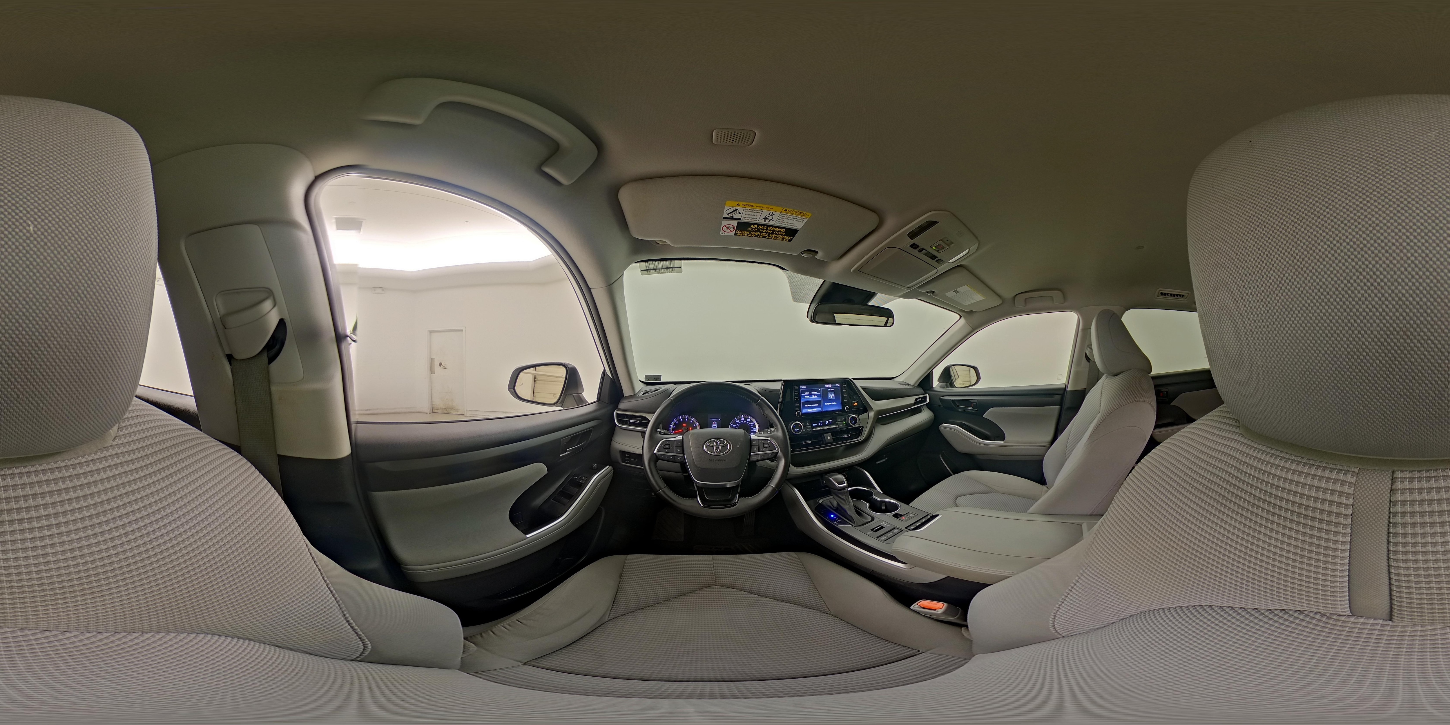 2021 Toyota Highlander LE - Photo 26