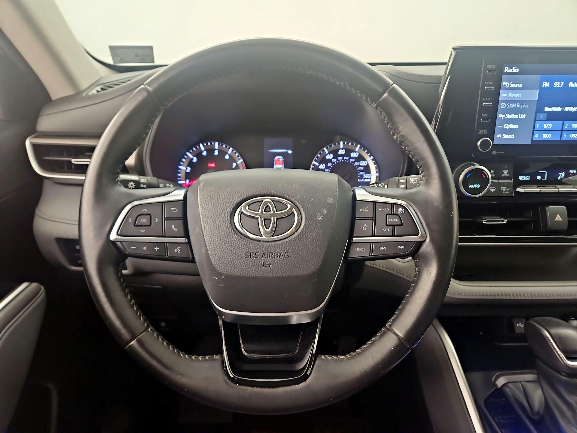 Thumbnail: 2021 Toyota Highlander - 10