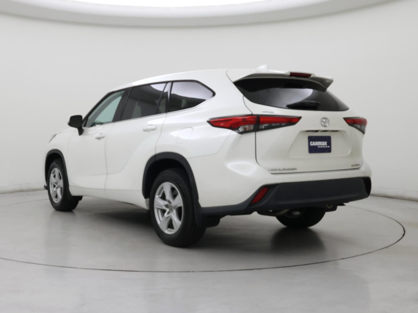 2021 Toyota Highlander LE - Photo 3