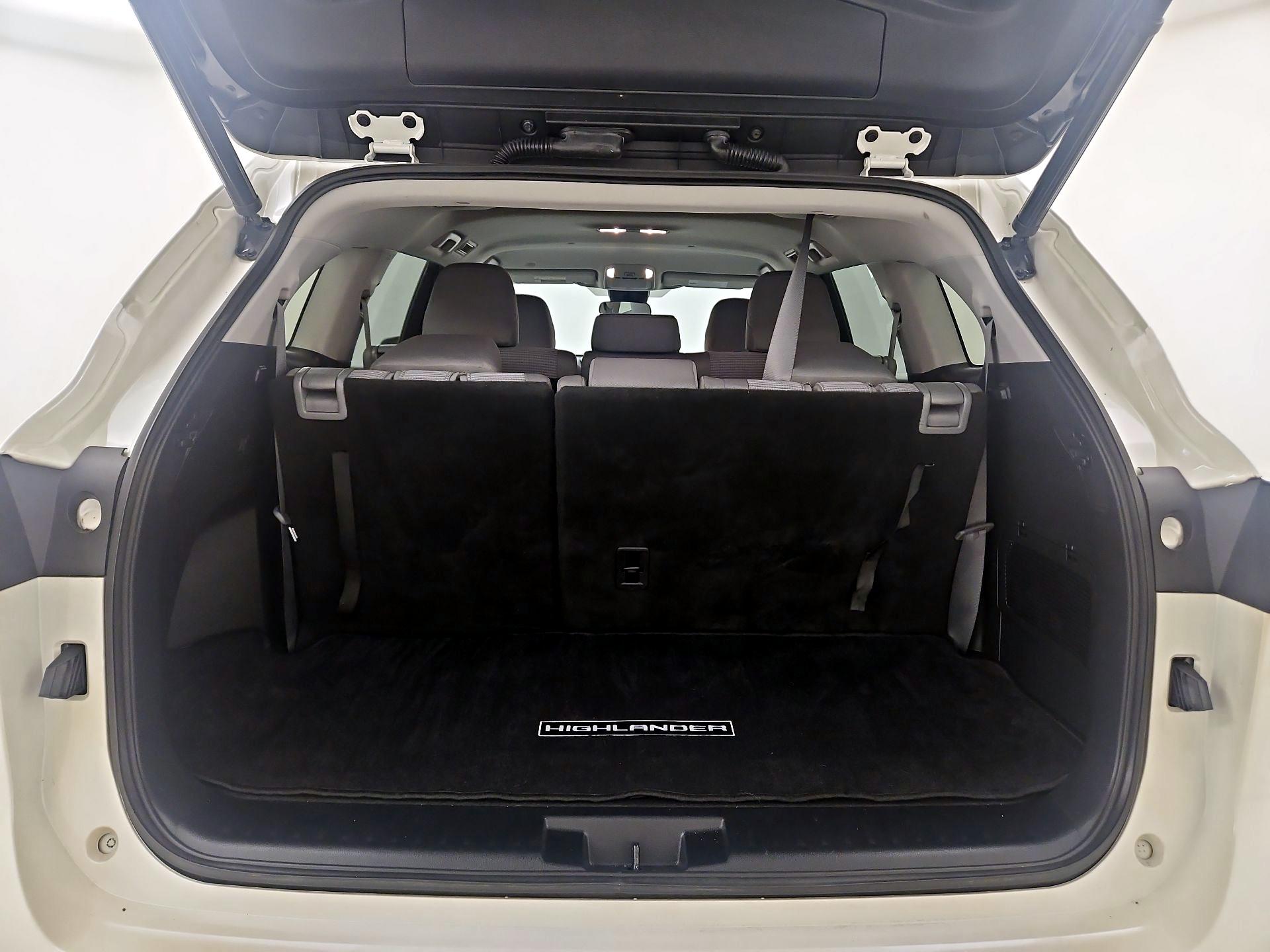 Thumbnail: 2021 Toyota Highlander - 20