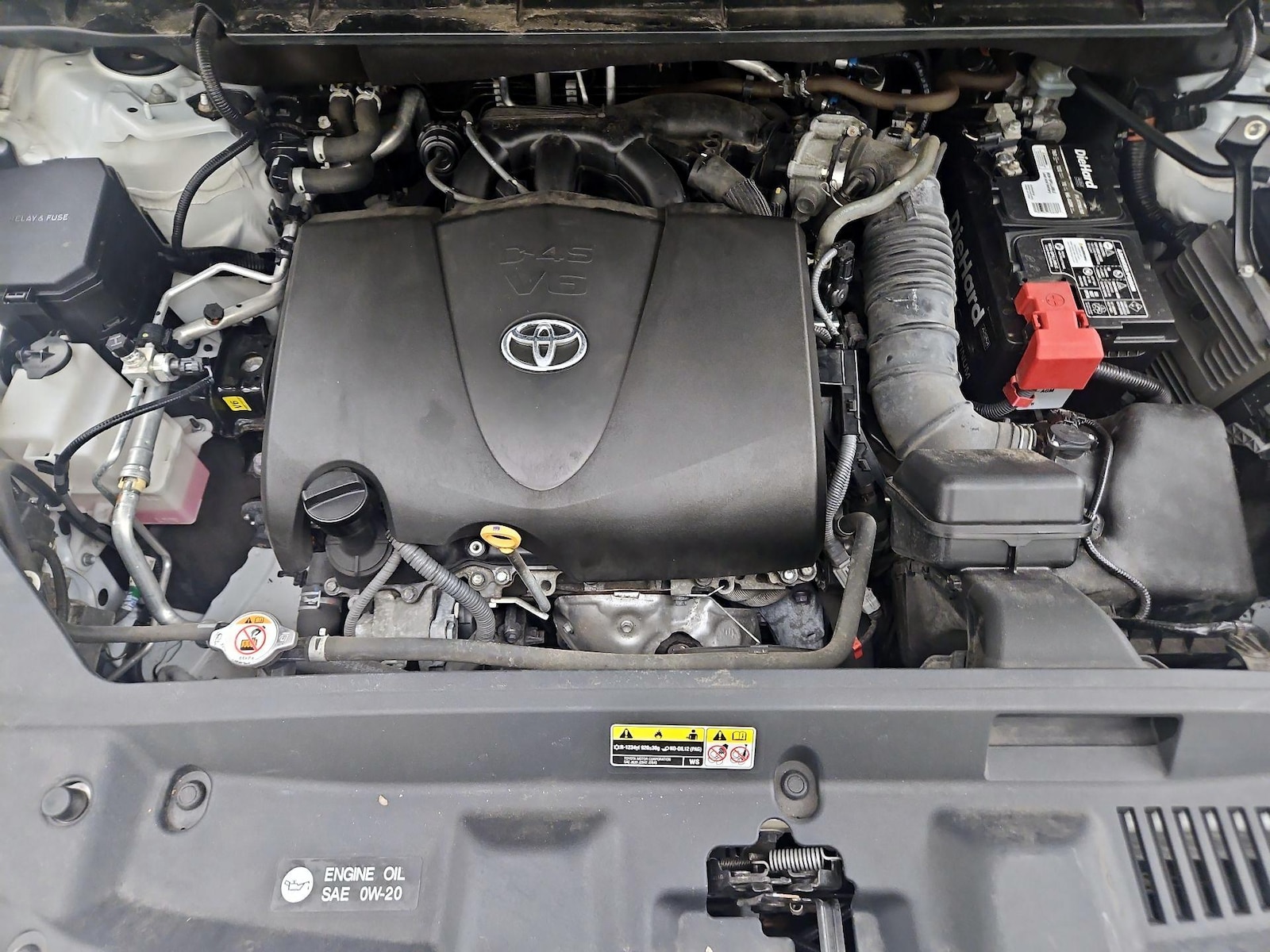 2021 Toyota Highlander LE - Photo 22