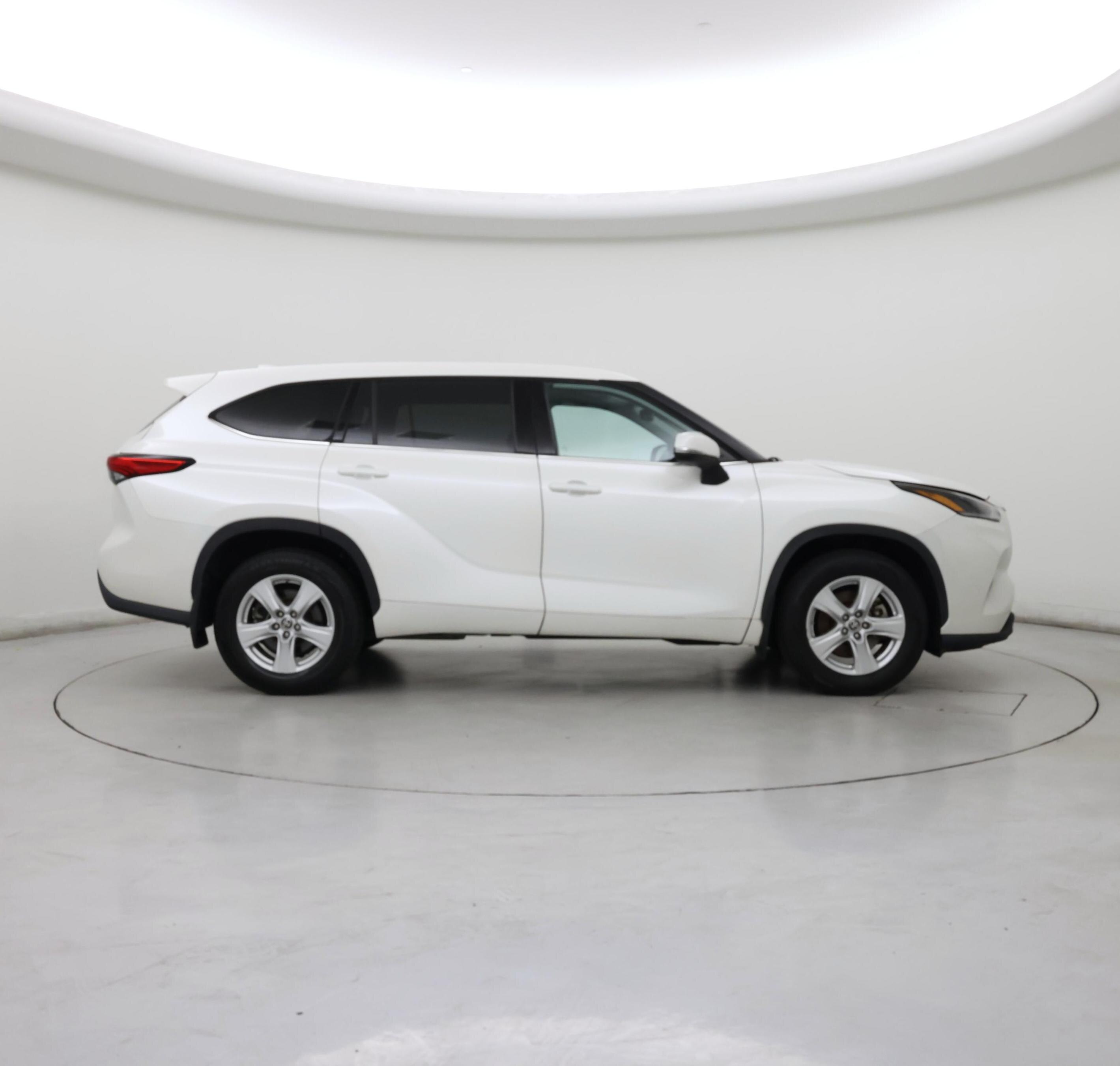 Thumbnail: 2021 Toyota Highlander - 7