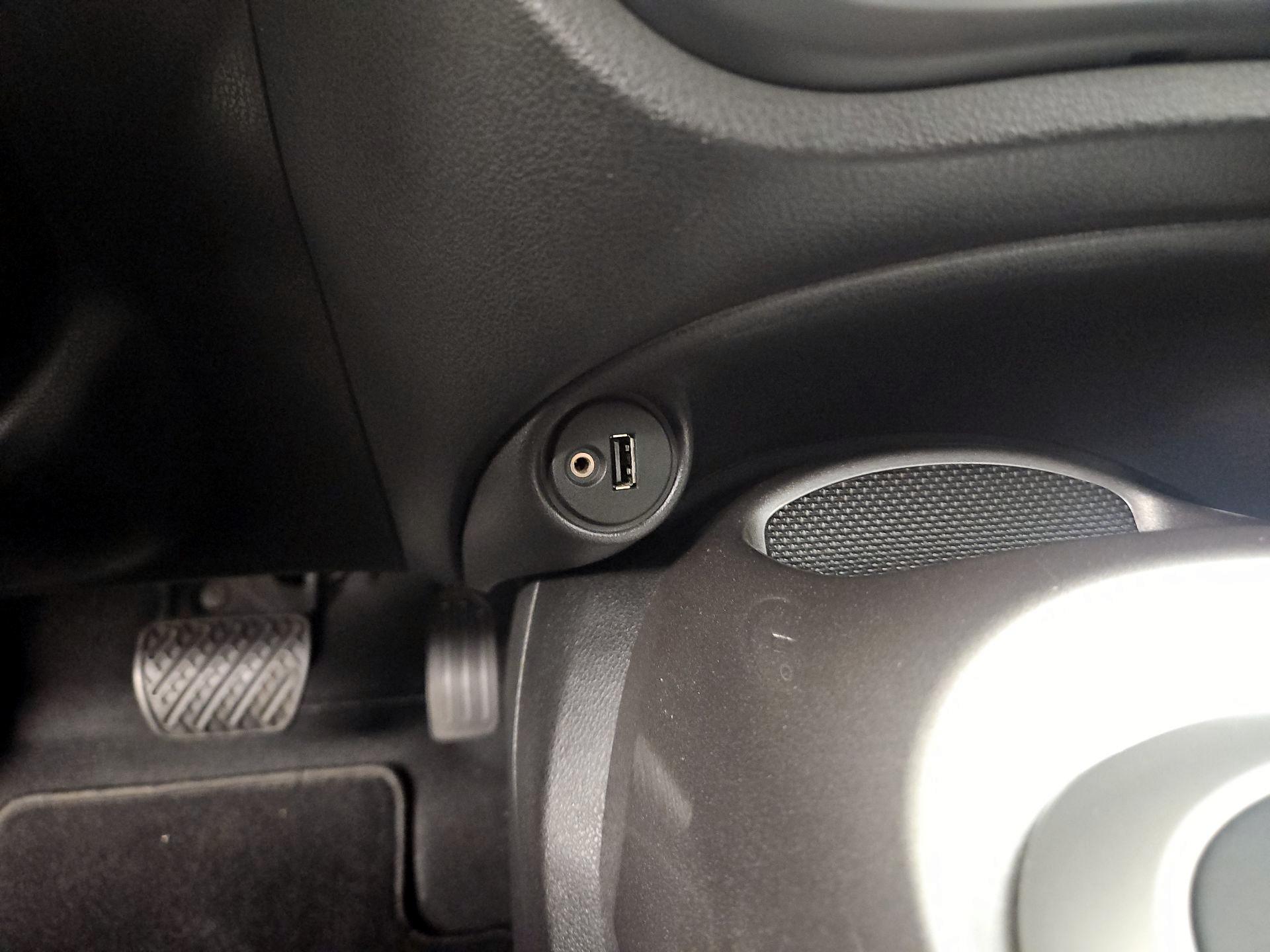 Thumbnail: 2015 Nissan Juke - 18