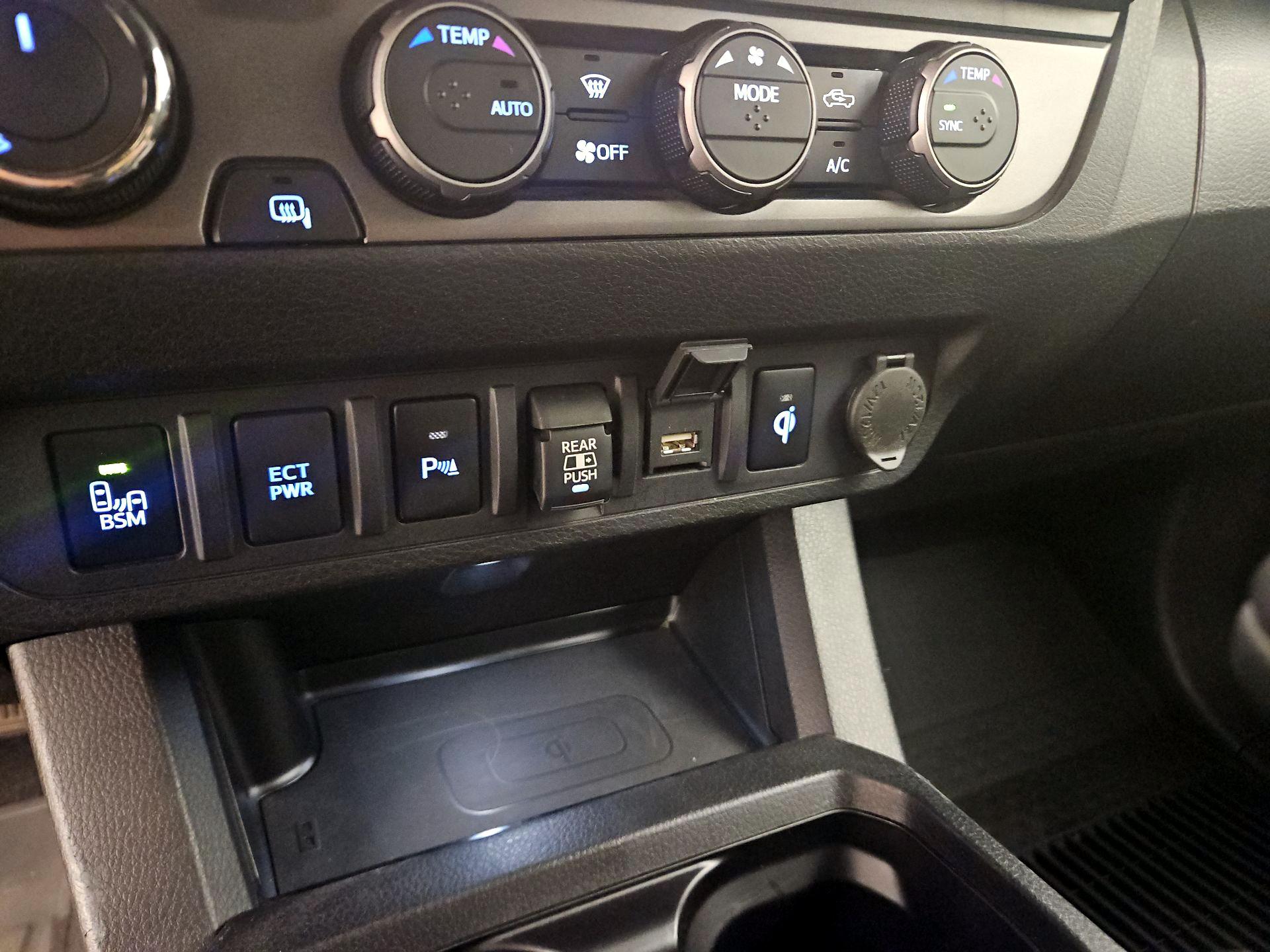 Thumbnail: 2021 Toyota Tacoma - 18