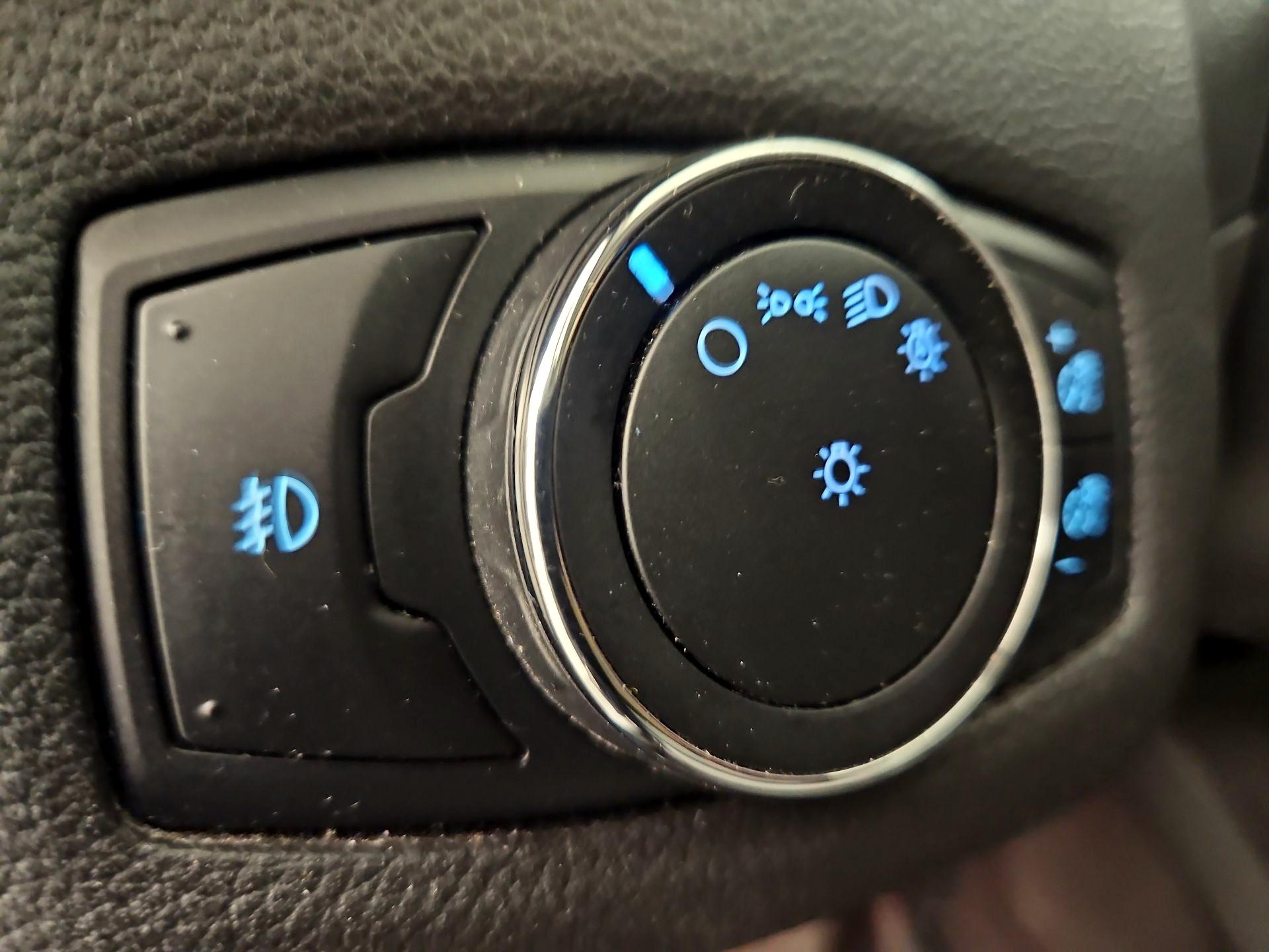 Thumbnail: 2015 Ford Escape - 13