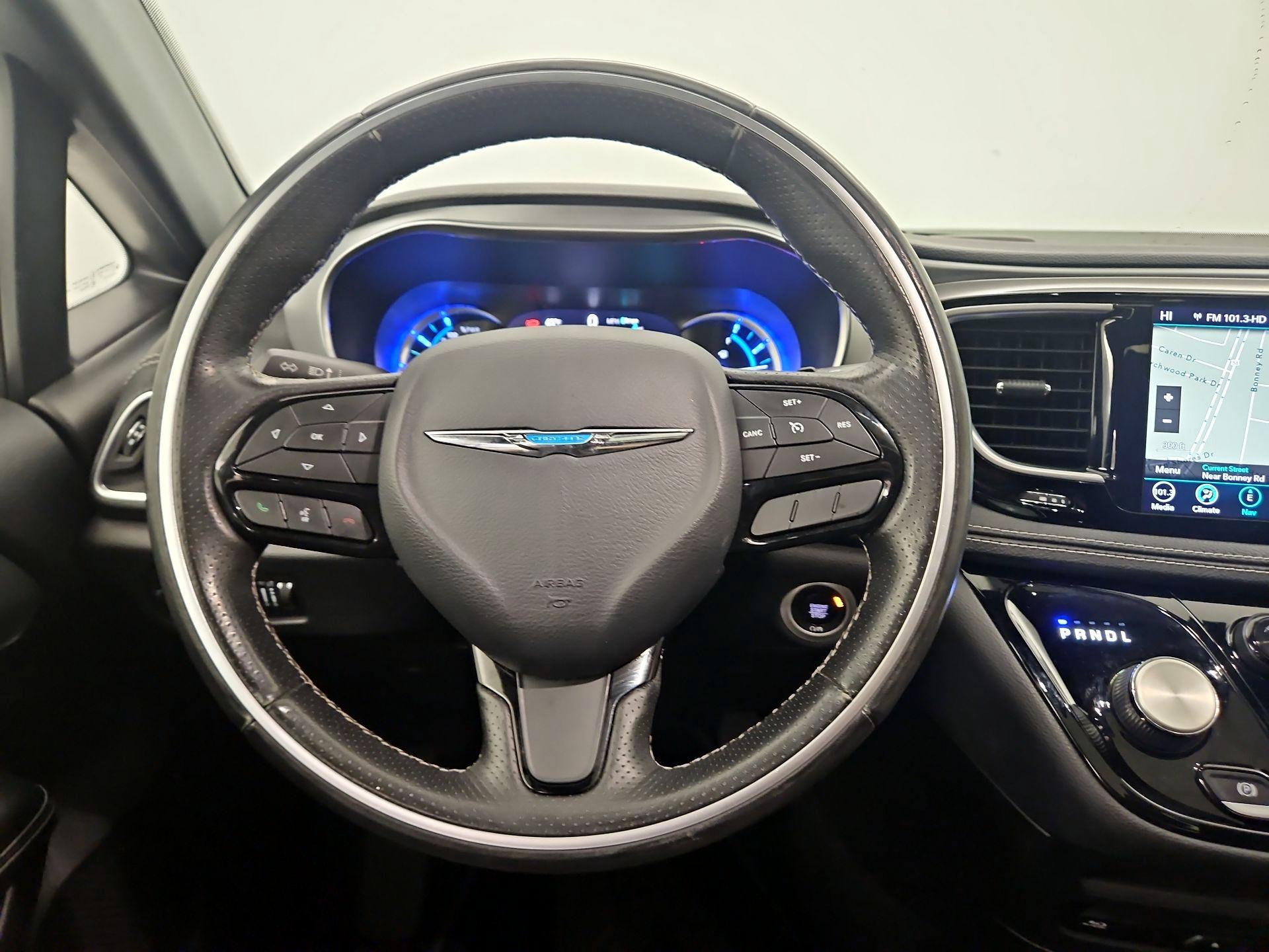 Thumbnail: 2020 Chrysler Pacifica - 10