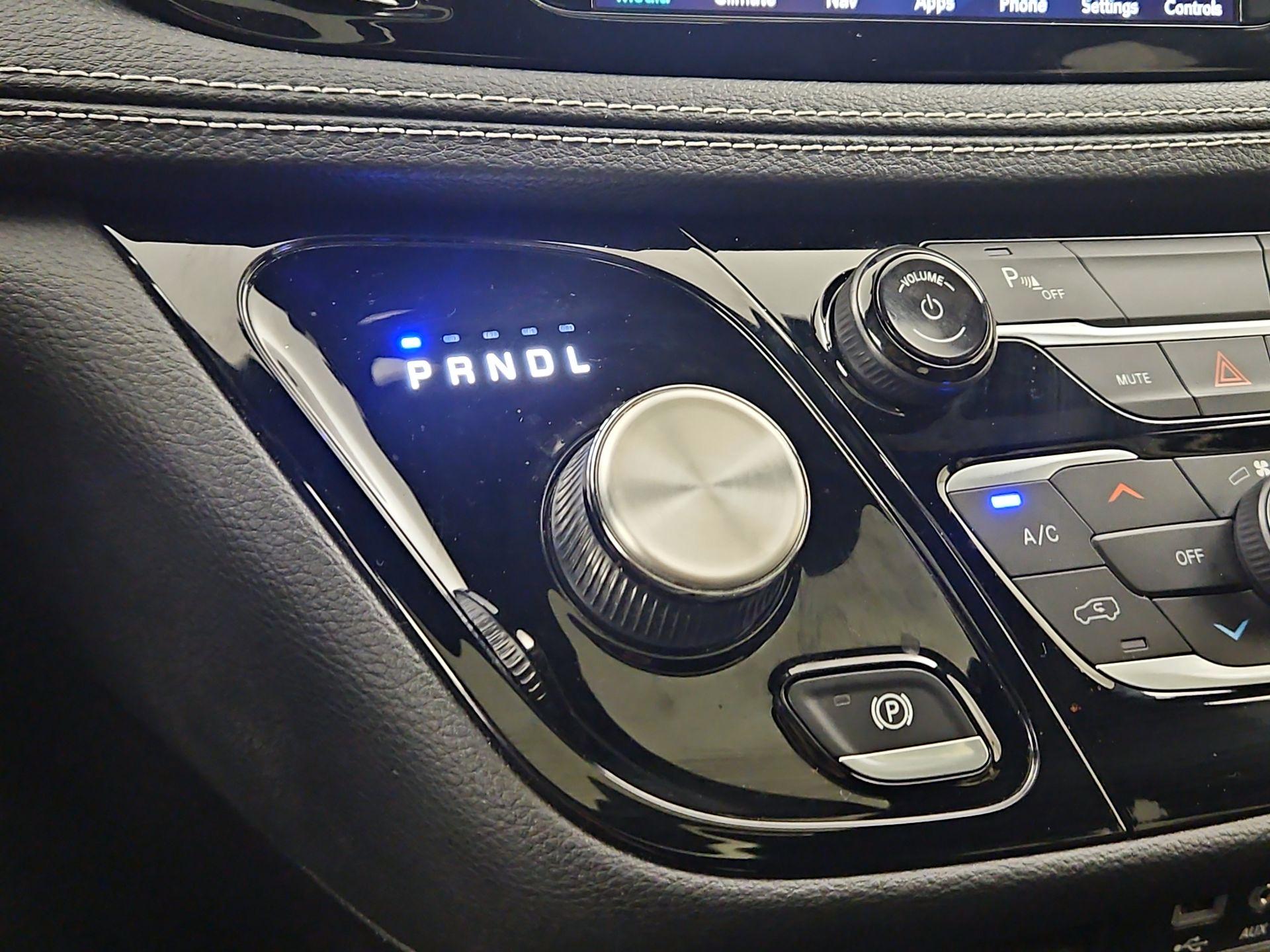 Thumbnail: 2020 Chrysler Pacifica - 18