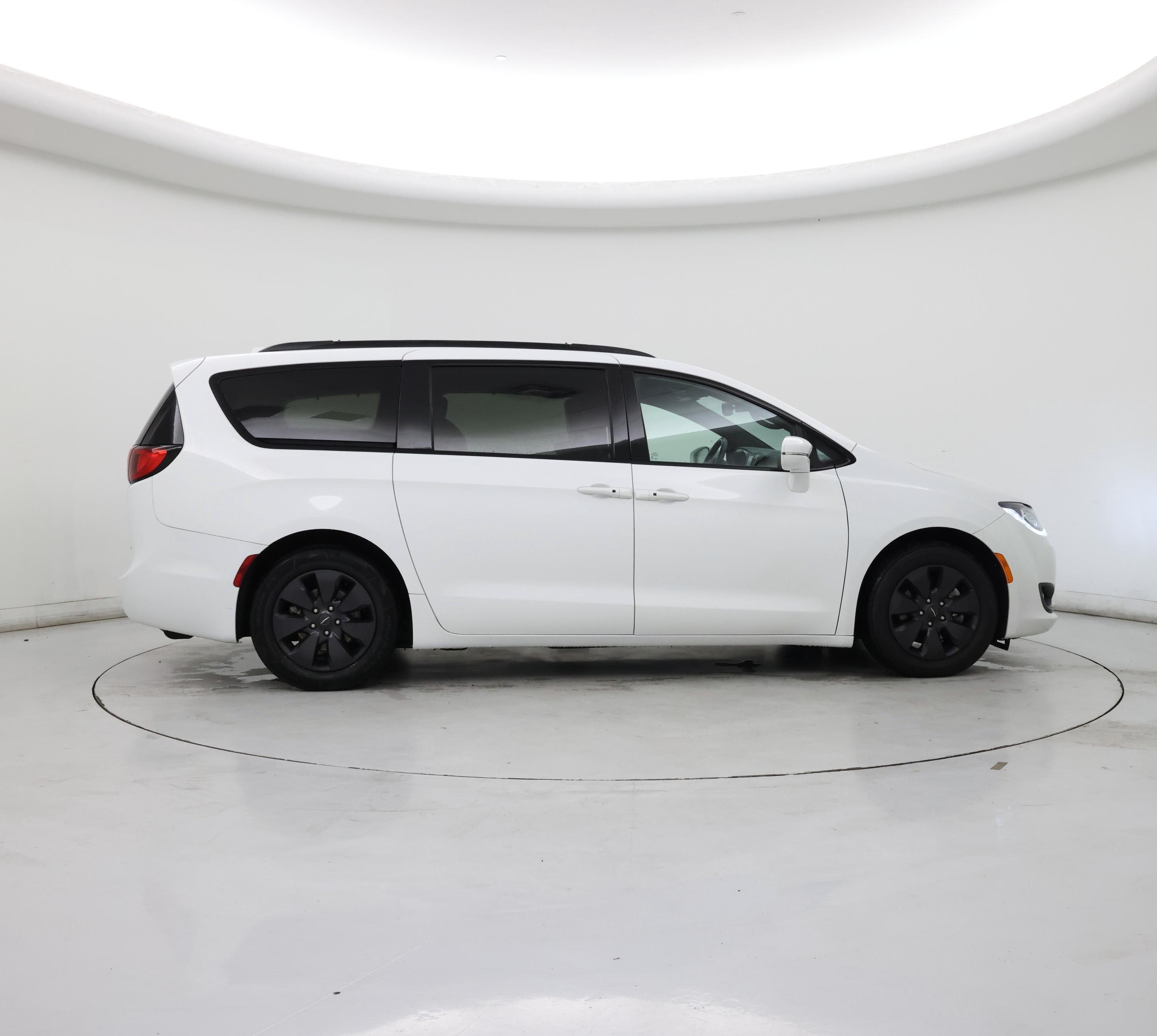 Thumbnail: 2020 Chrysler Pacifica - 7