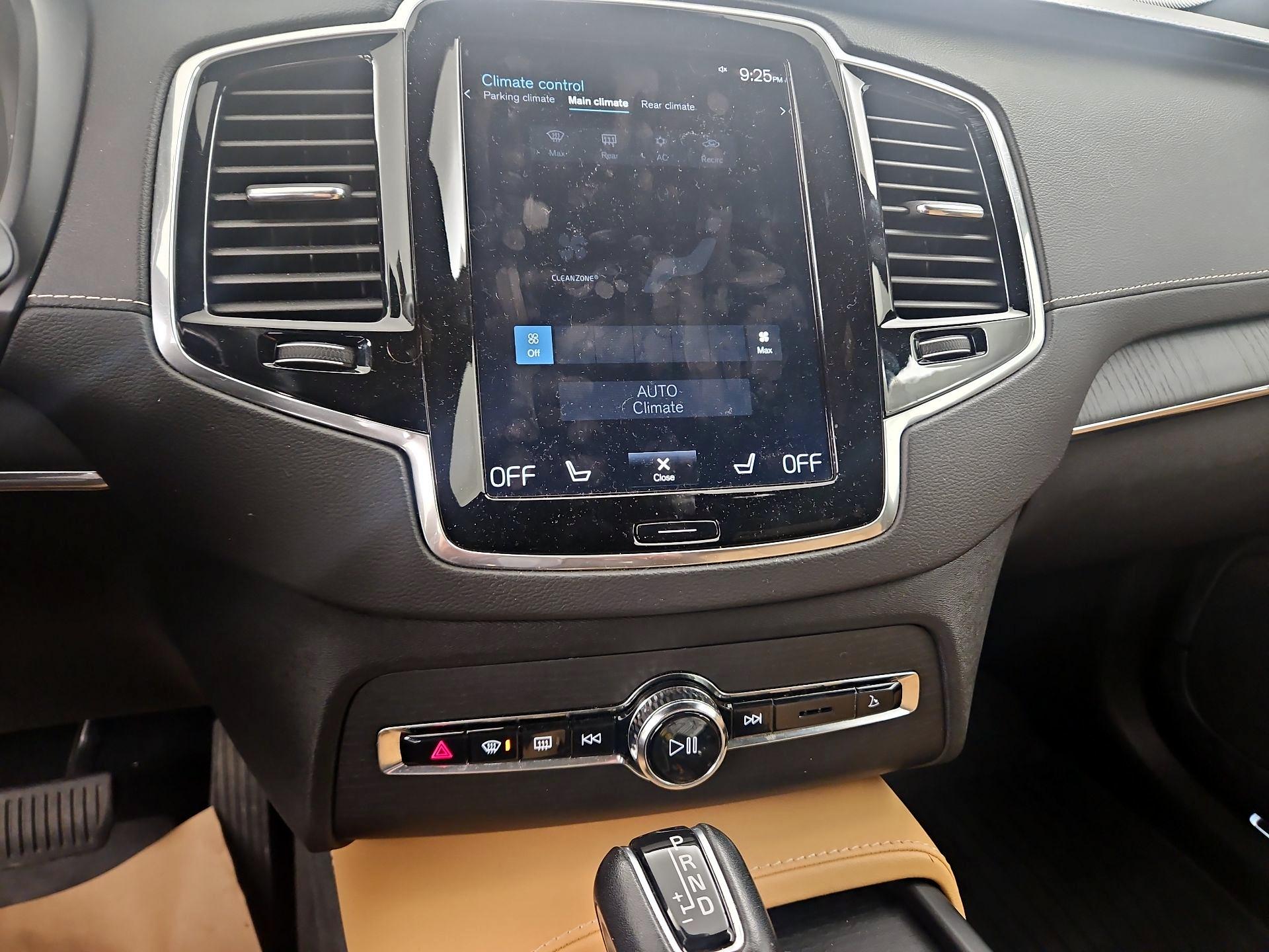 Thumbnail: 2022 Volvo XC90 - 17