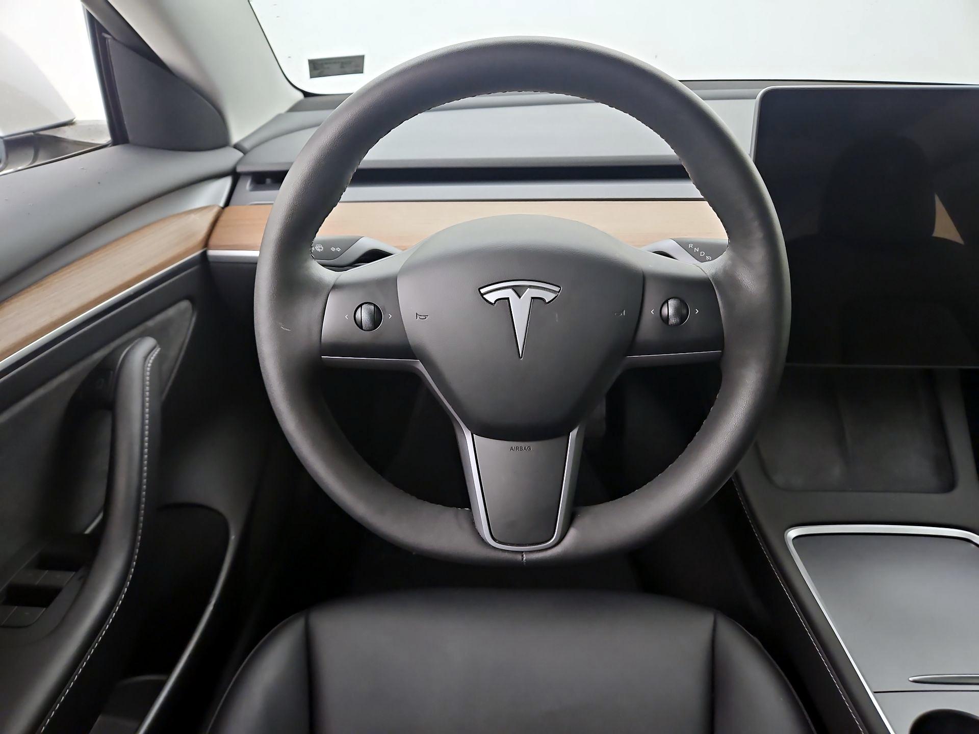 Thumbnail: 2023 Tesla Model 3 - 10