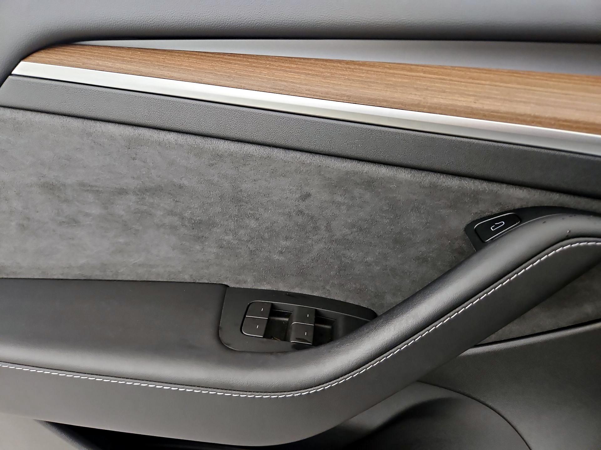 Thumbnail: 2023 Tesla Model 3 - 12