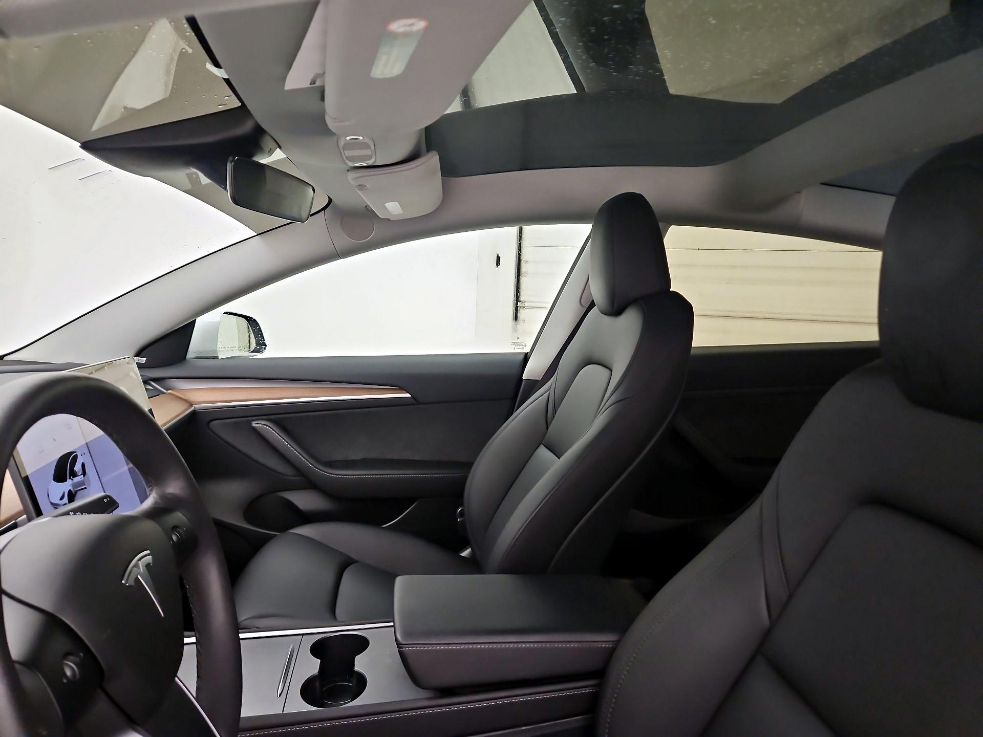 Thumbnail: 2023 Tesla Model 3 - 19