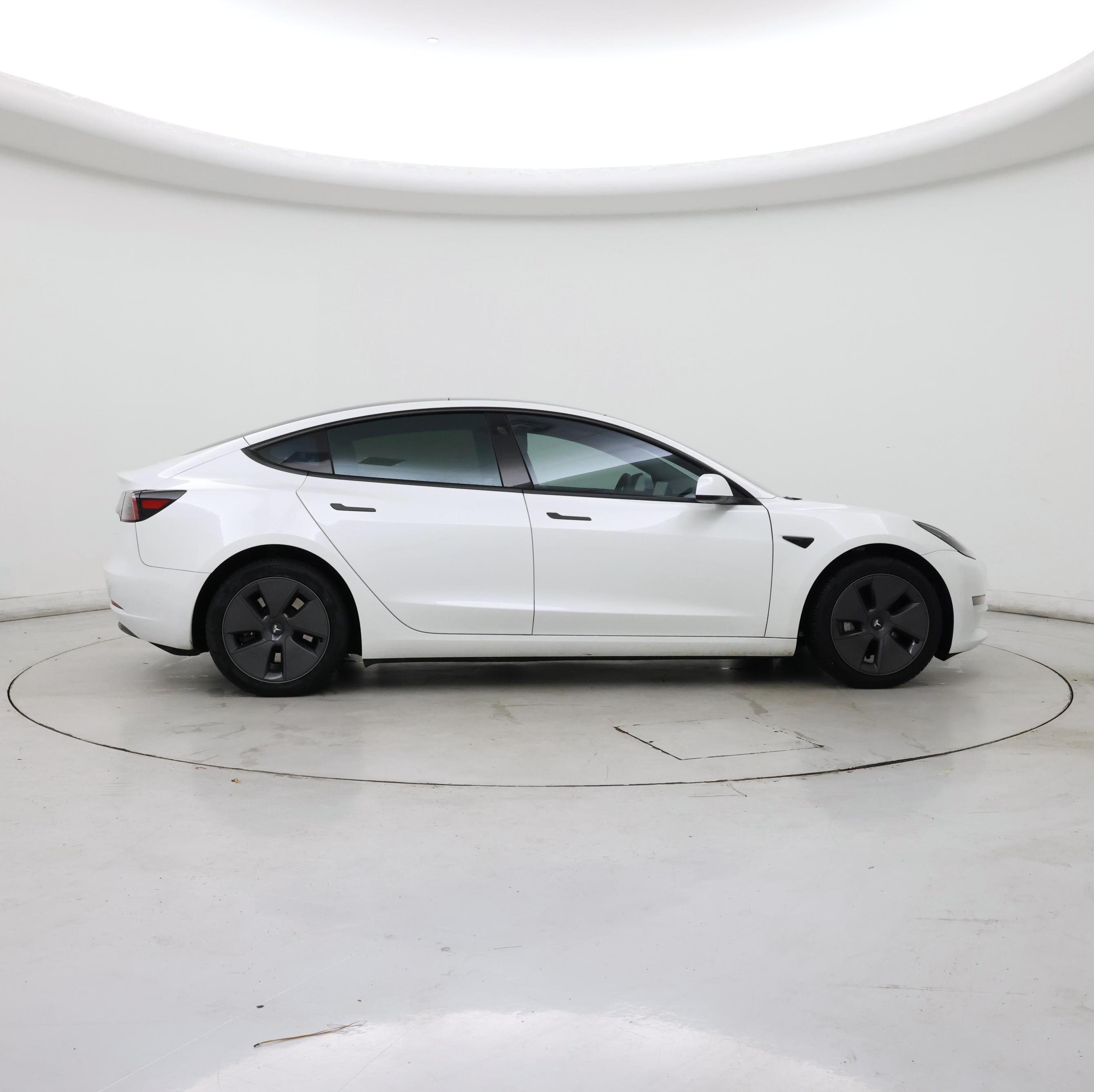 Thumbnail: 2023 Tesla Model 3 - 7