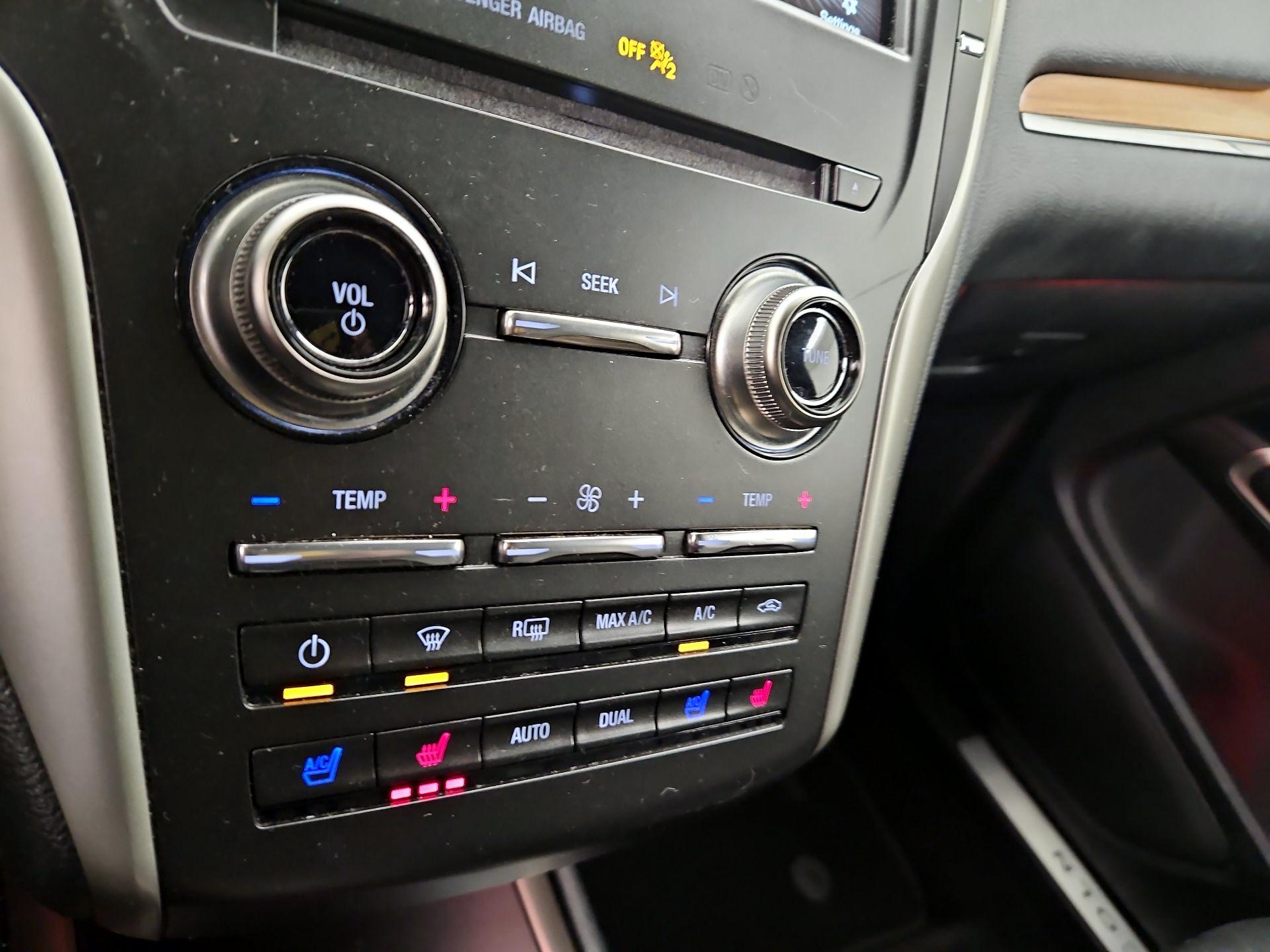 Thumbnail: 2018 Lincoln MKC - 17