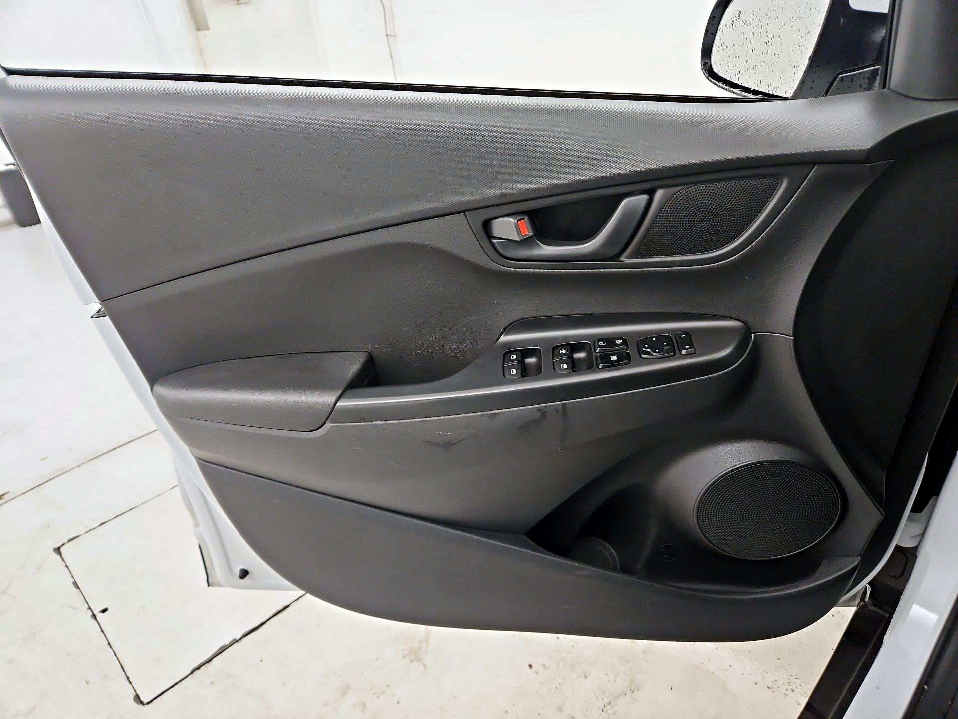 Thumbnail: 2021 Hyundai Kona - 12