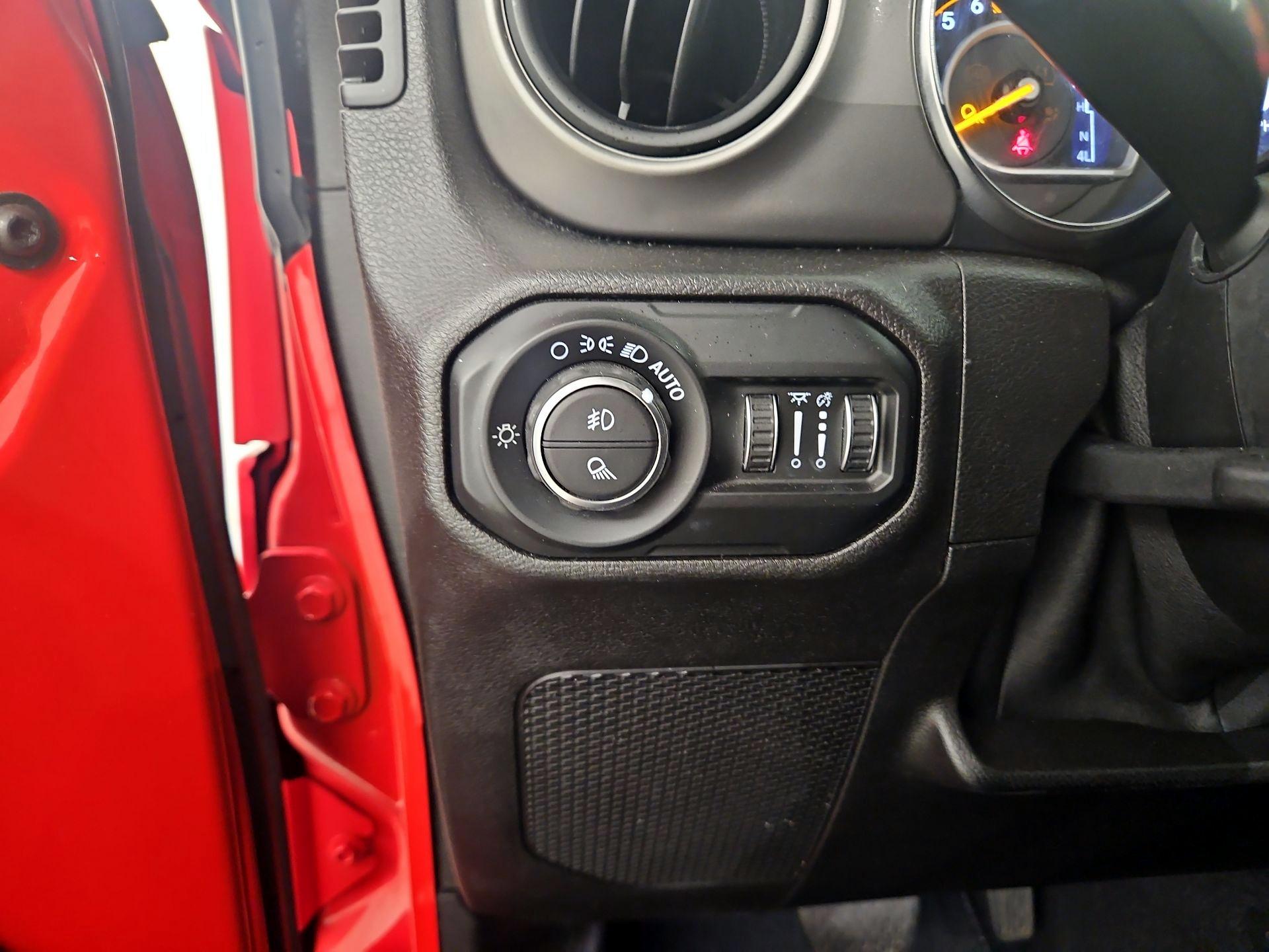 Thumbnail: 2020 Jeep Gladiator - 13