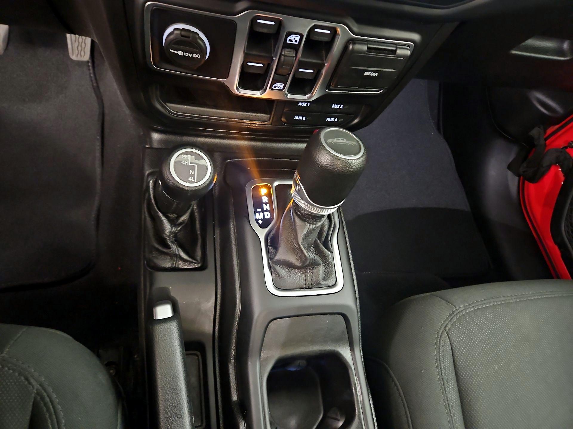 Thumbnail: 2020 Jeep Gladiator - 17