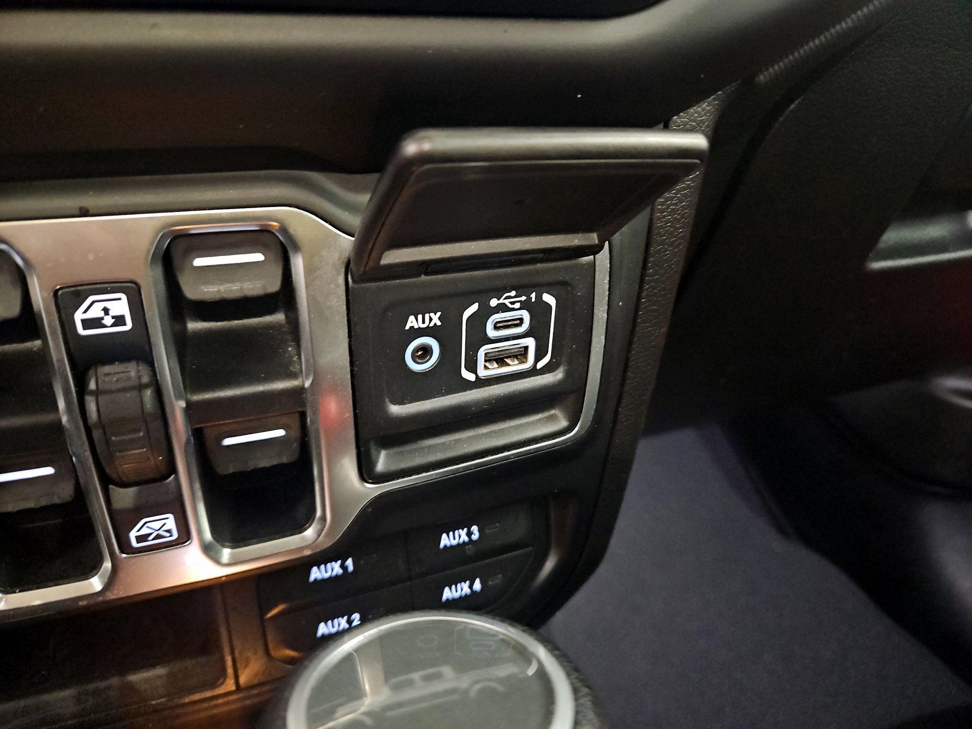 Thumbnail: 2020 Jeep Gladiator - 18