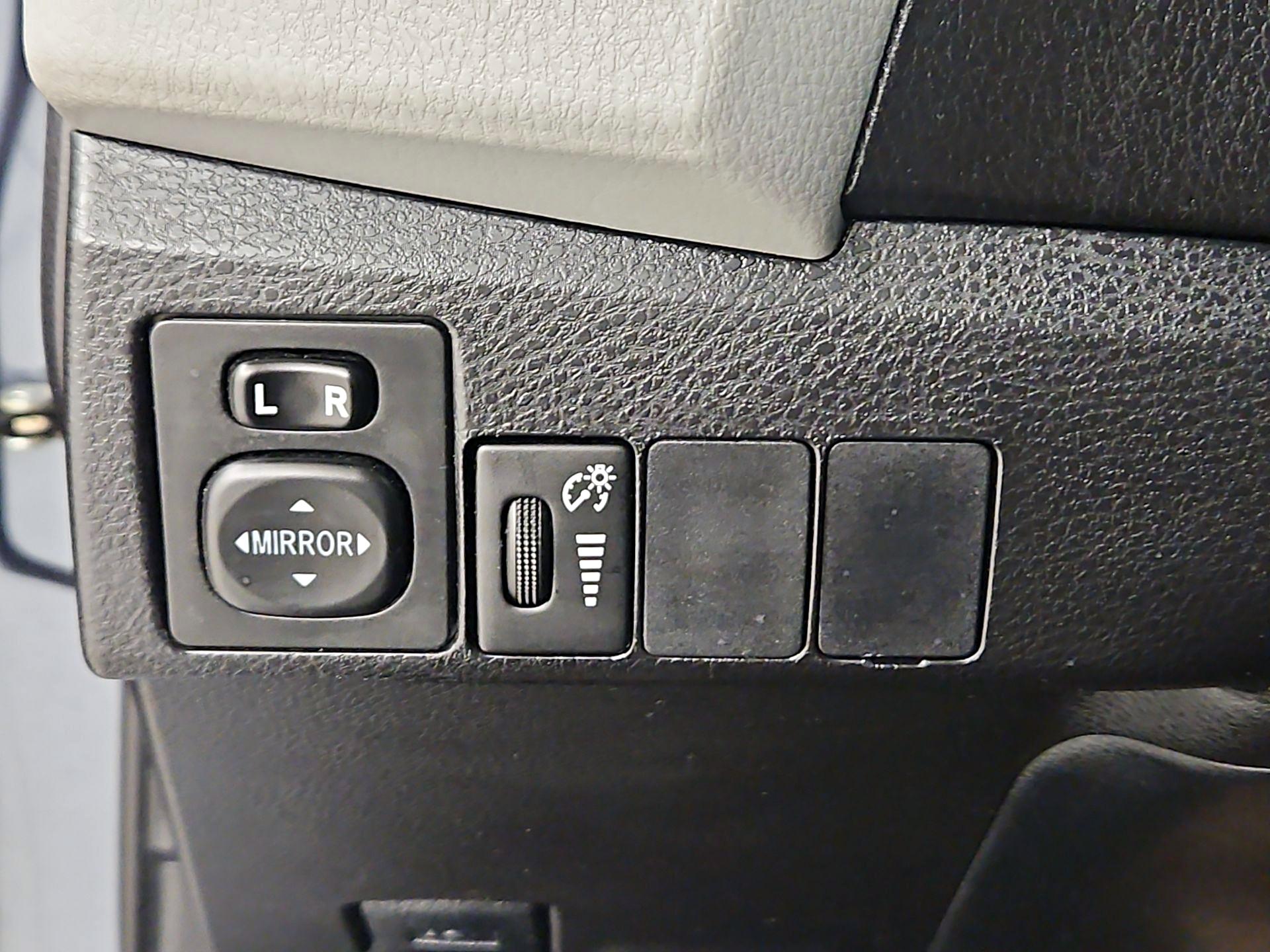 Thumbnail: 2015 Toyota Corolla - 13