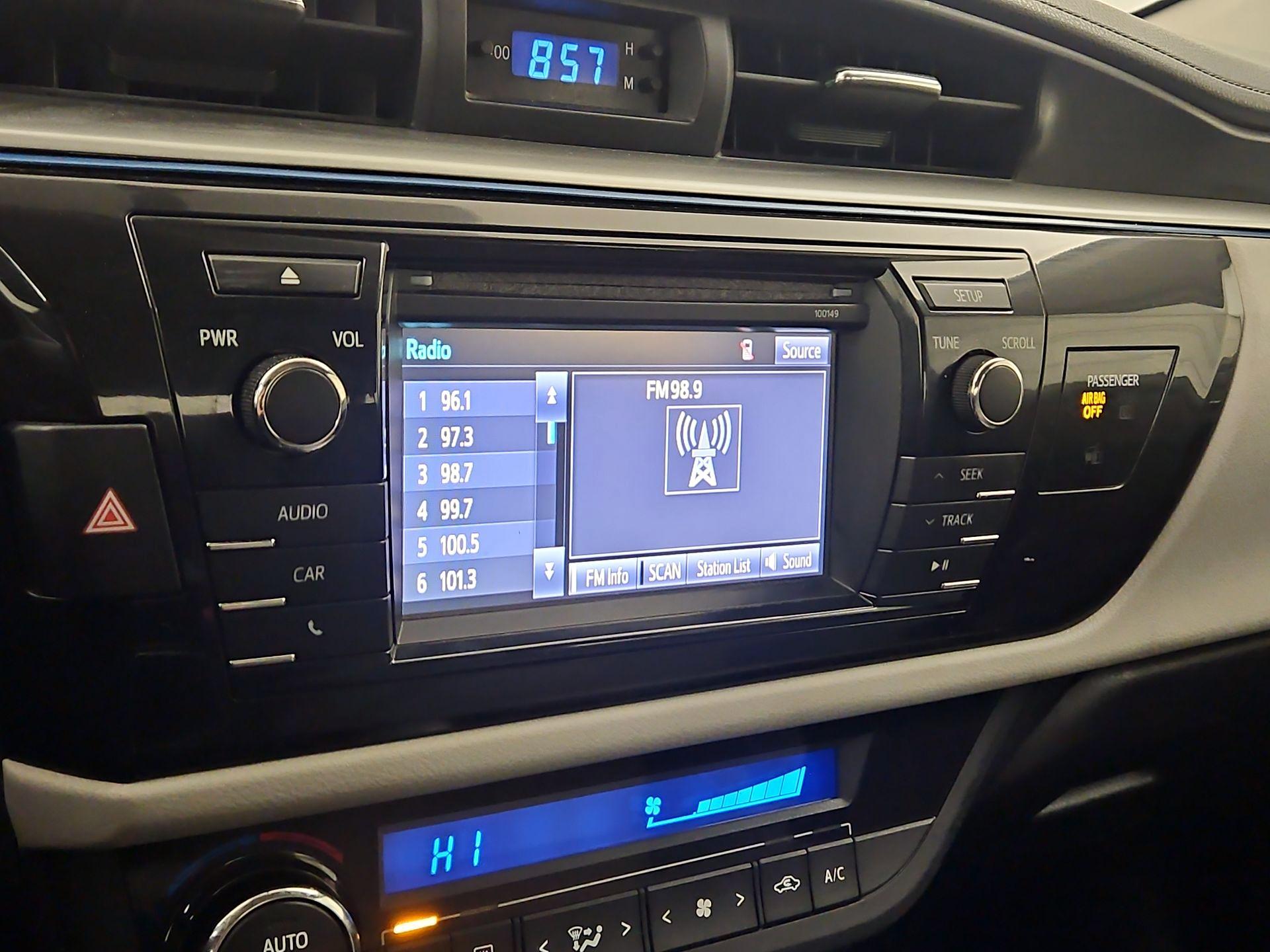 Thumbnail: 2015 Toyota Corolla - 15