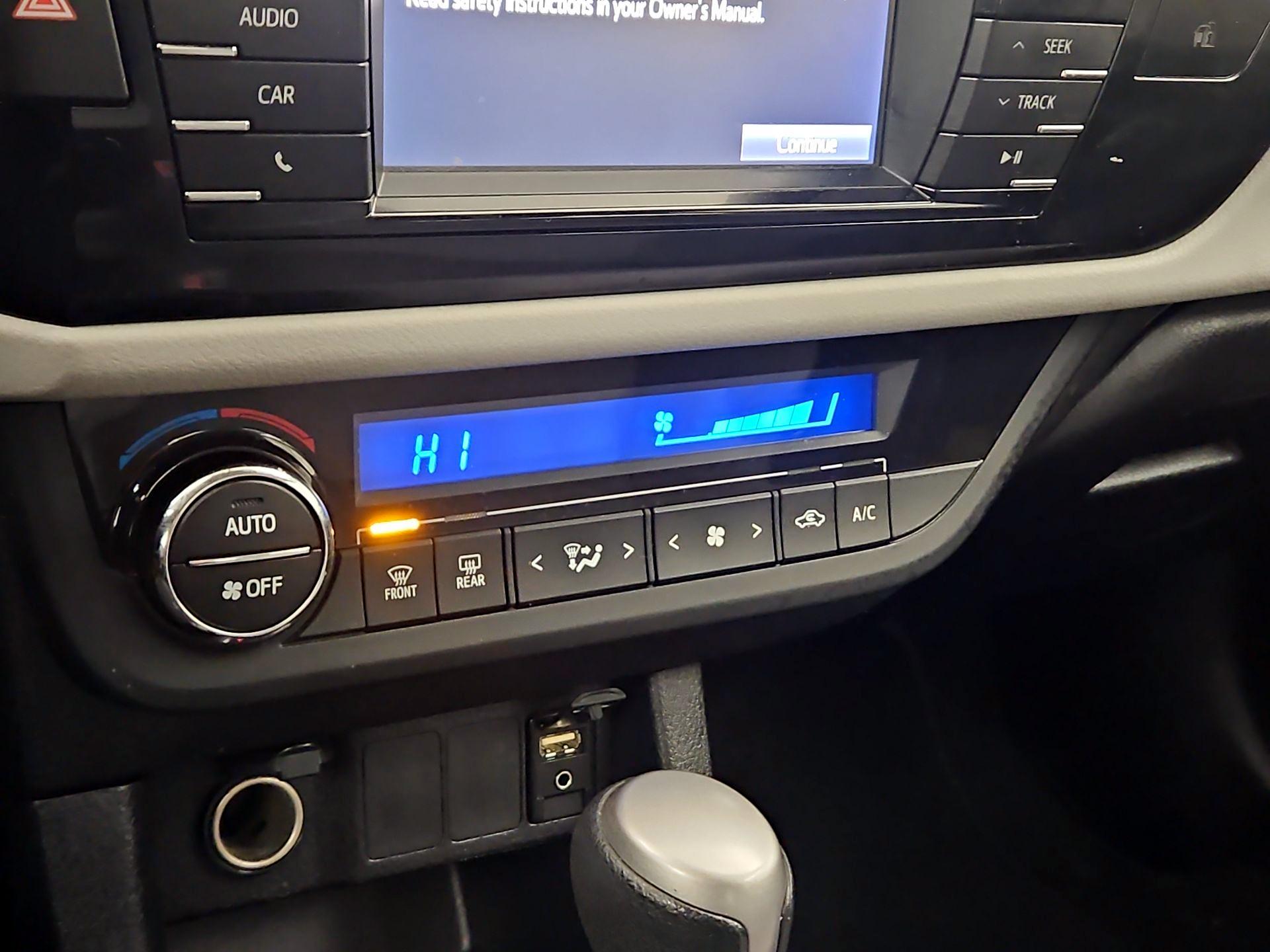 Thumbnail: 2015 Toyota Corolla - 16