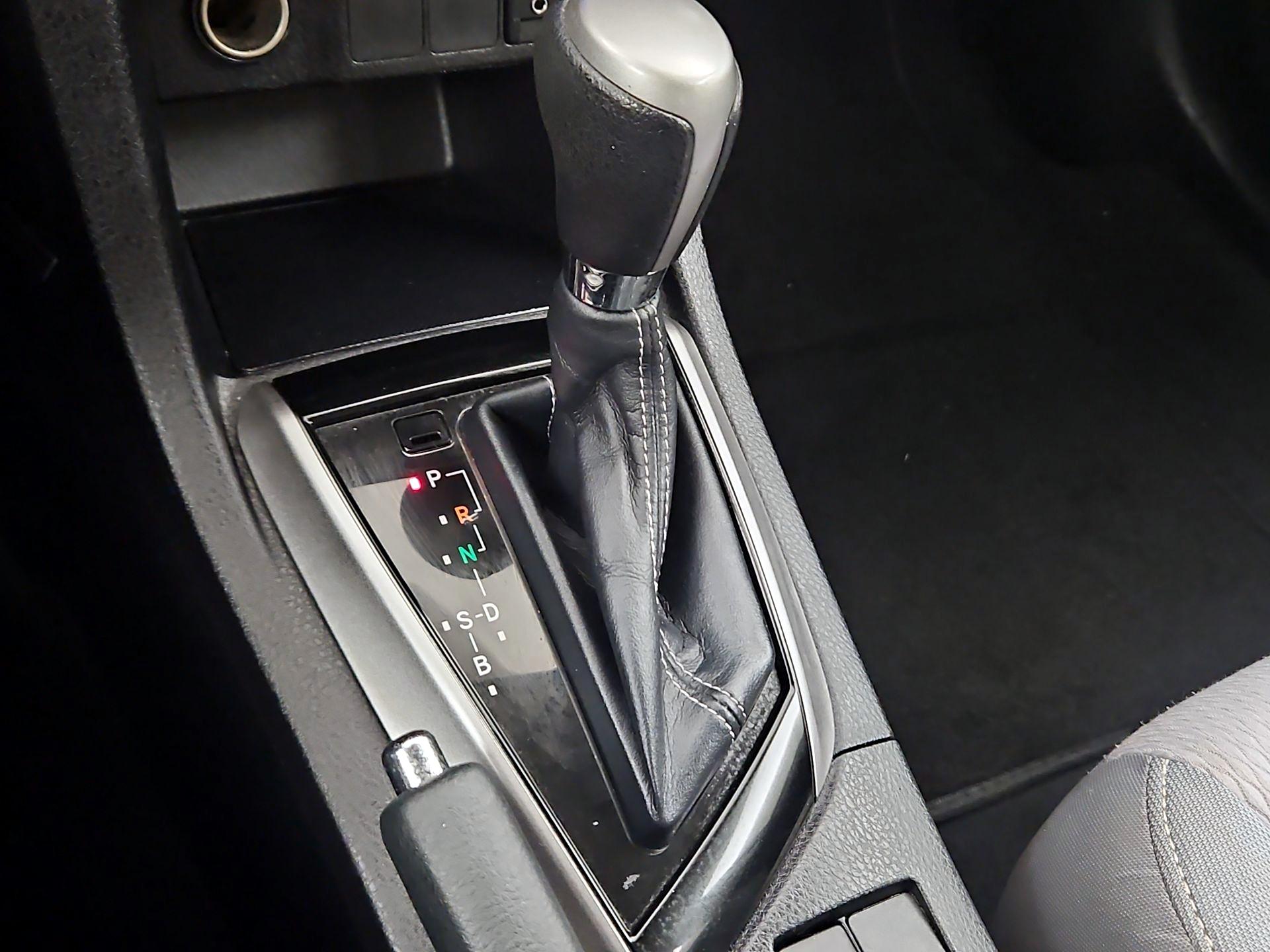 Thumbnail: 2015 Toyota Corolla - 17