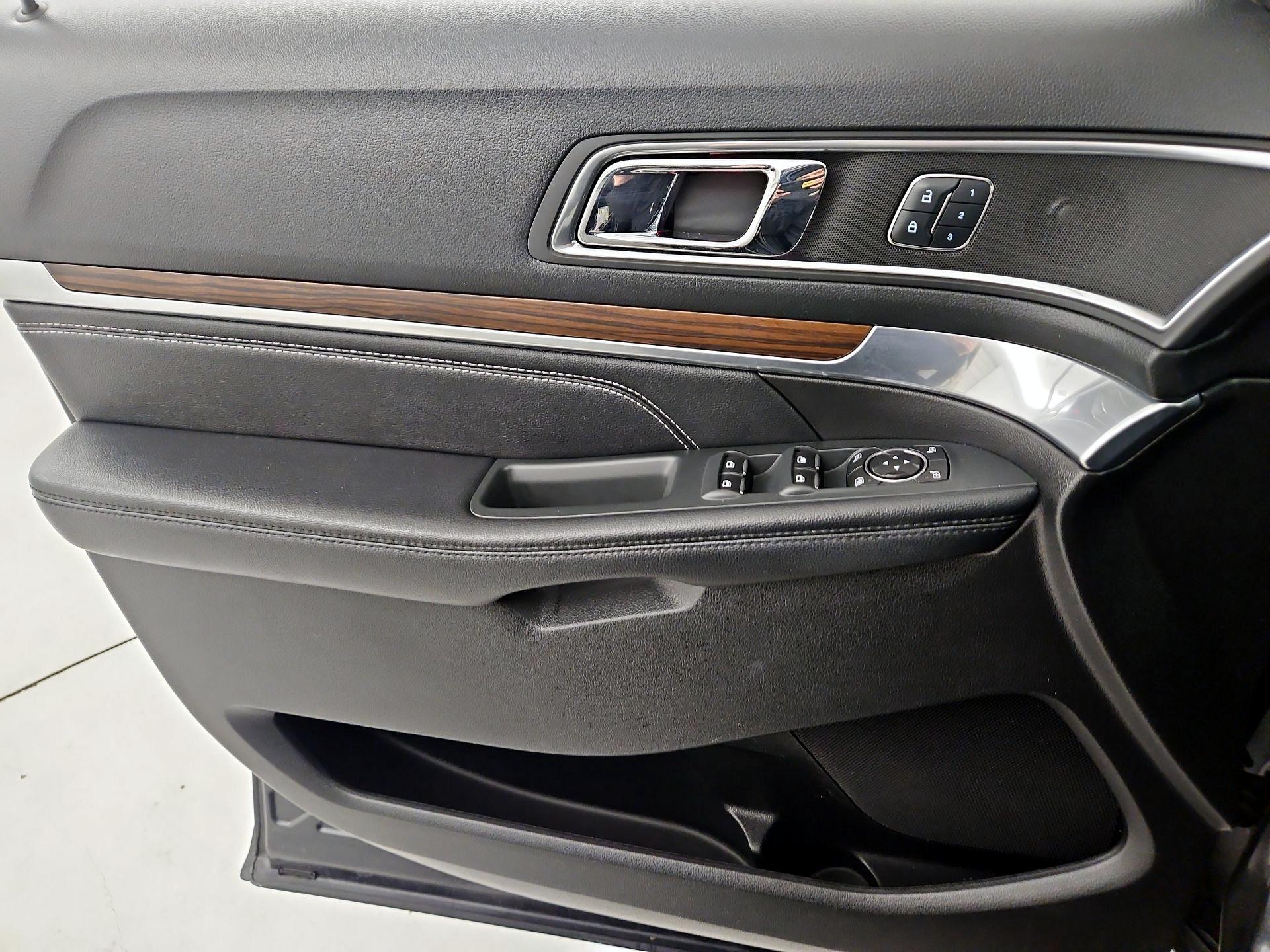 Thumbnail: 2017 Ford Explorer - 12