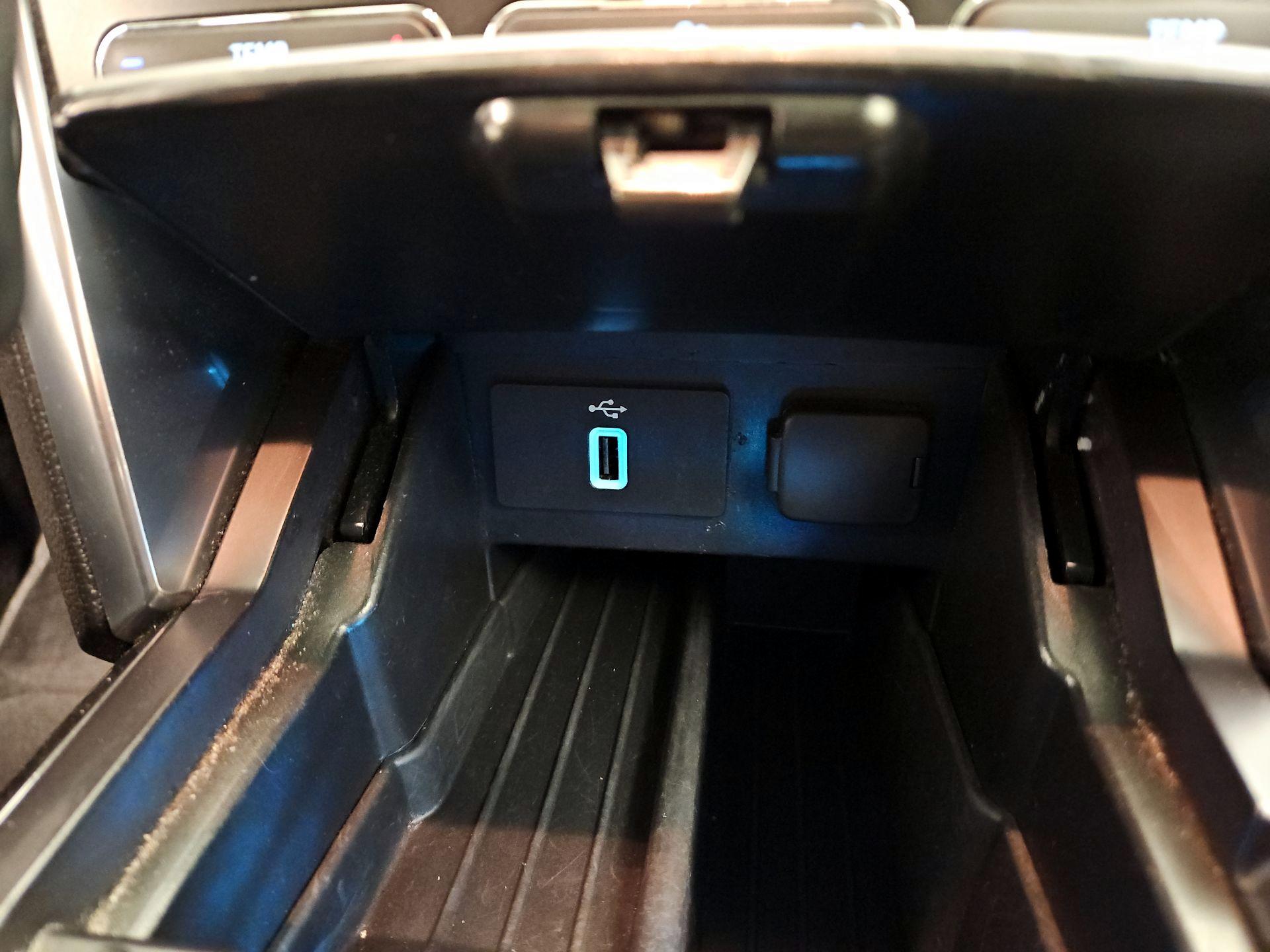 Thumbnail: 2017 Ford Explorer - 19